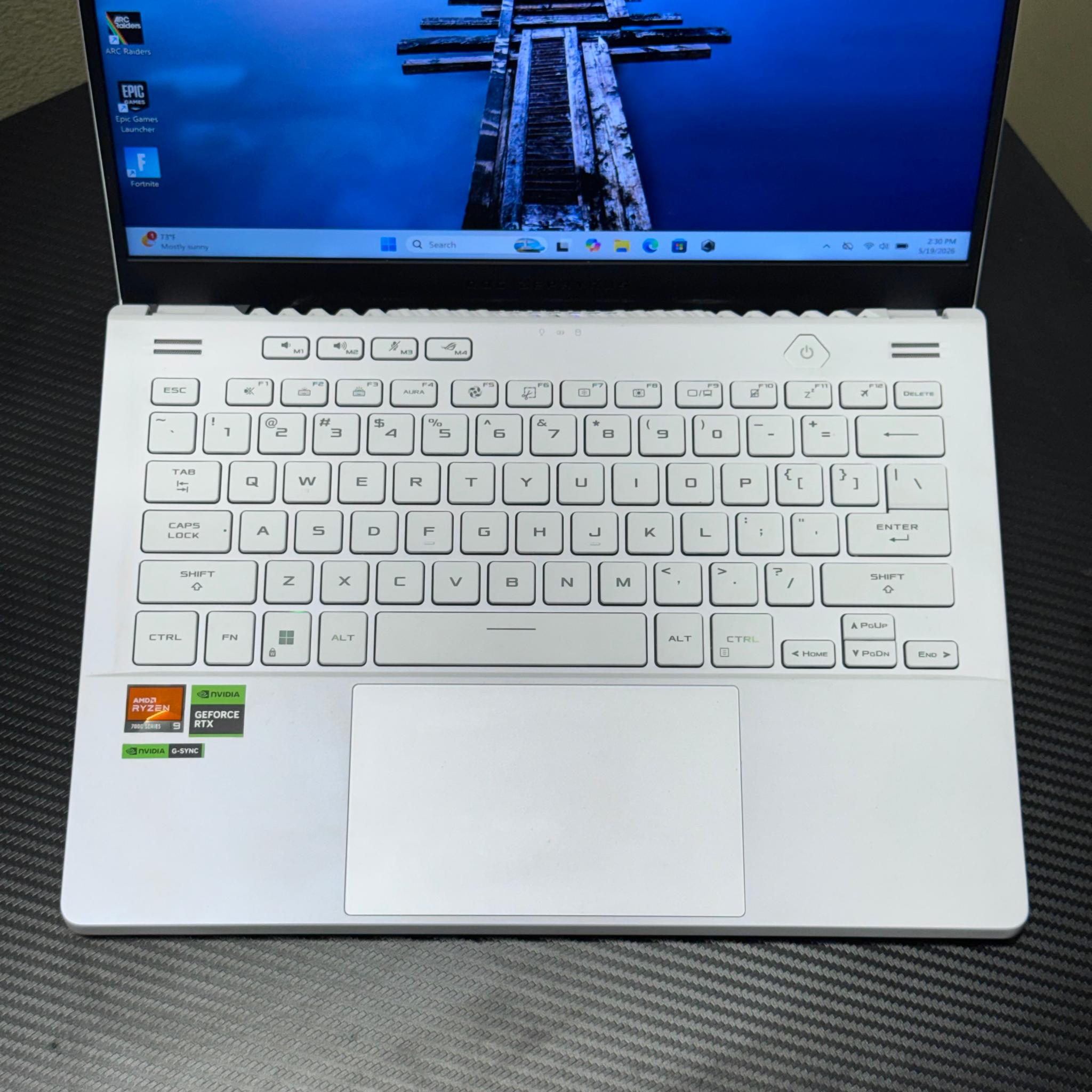 Gaming laptop / RTX 4060 / Ryzen 9 / 32GB DDR5 Ram / 1TB SSD / 165Hz 1440P Resolution