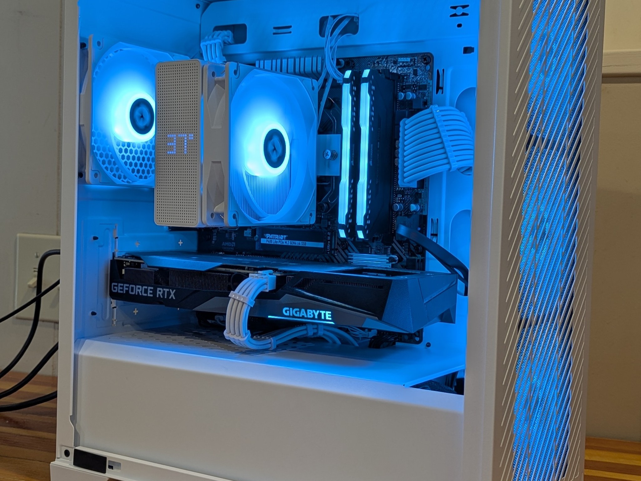 RTX 3060 || Ryzen 5 3600 || Black and White Gaming PC