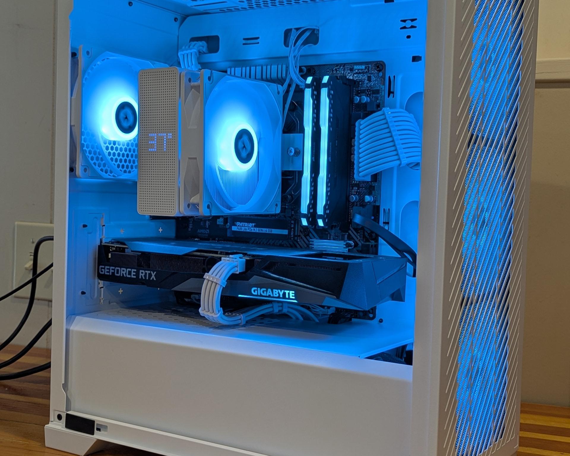 RTX 3060 || Ryzen 5 3600 || Black and White Gaming PC