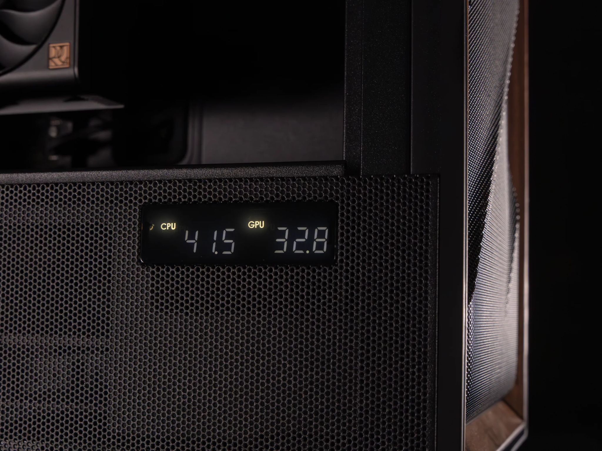 🦂 Alcantara 🦂 RTX 4070 Super / AMD R7 9700X / 1TB NVME / 32GB DDR5 RAM / 420 AIO / Windows 11 Pro