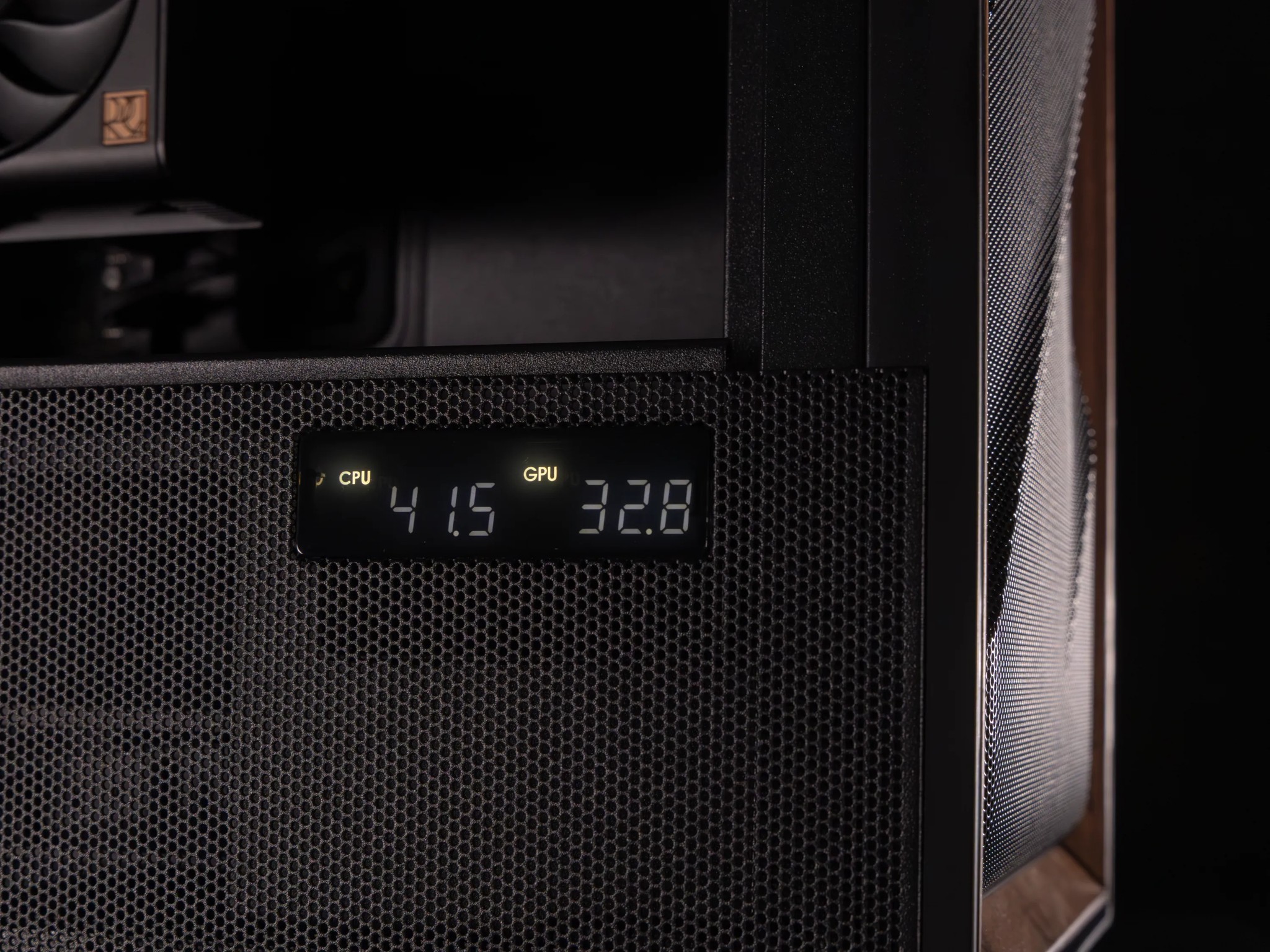 🦂 Alcantara 🦂 RTX 4070 Super / AMD R7 9700X / 1TB NVME / 32GB DDR5 RAM / 420 AIO / Windows 11 Pro