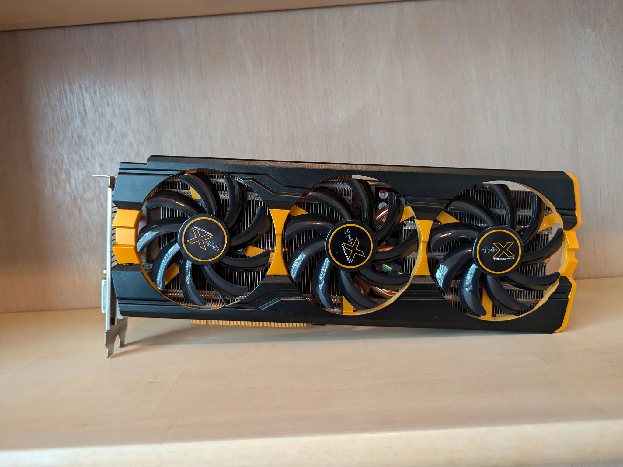 USED - Radeon Sapphire Tri-X R9 290 OC - GDDR5 4GB