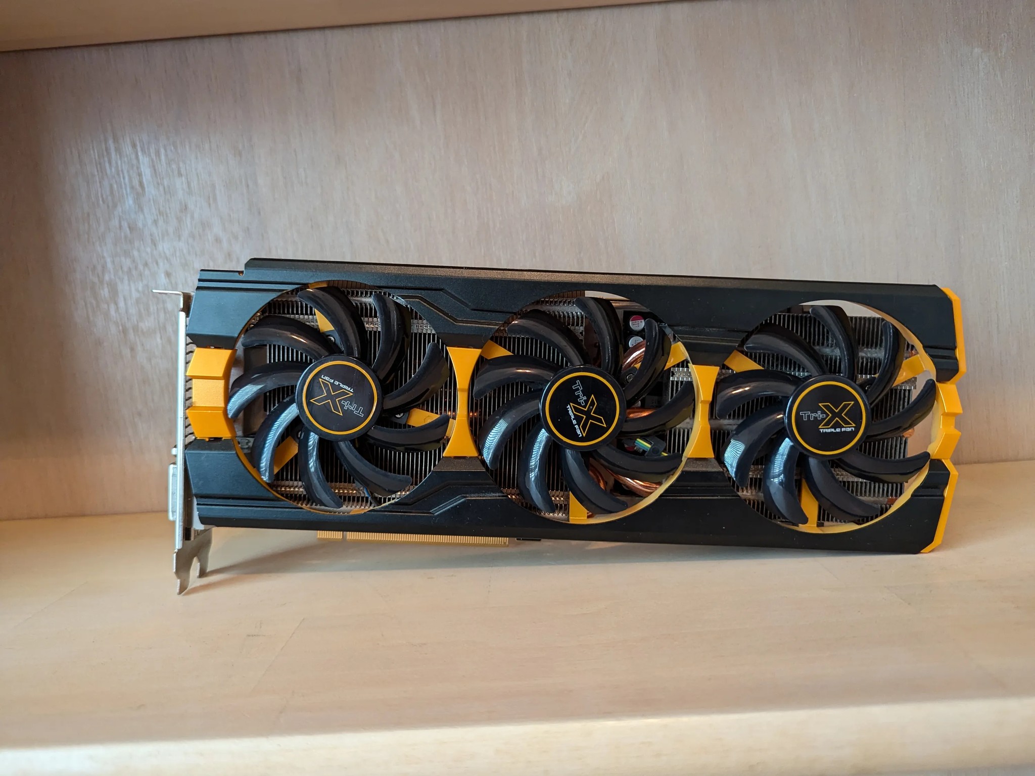 USED - Radeon Sapphire Tri-X R9 290 OC - GDDR5 4GB