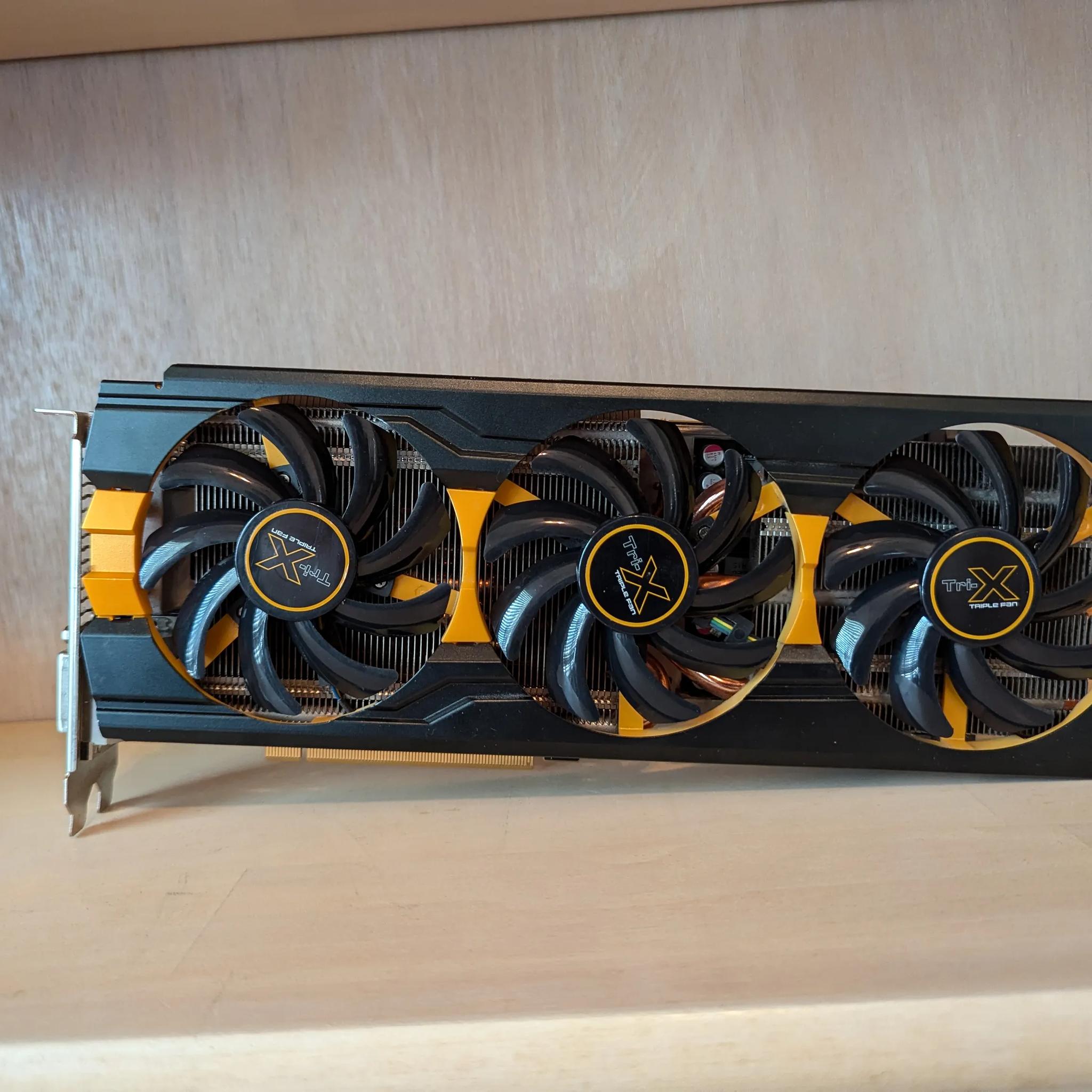 USED - Radeon Sapphire Tri-X R9 290 OC - GDDR5 4GB