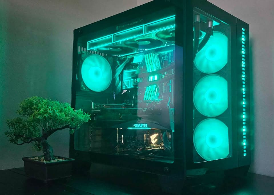 "Tron Battery" Custom Gaming PC Ryzen 5700x/RTX 3080 12GB