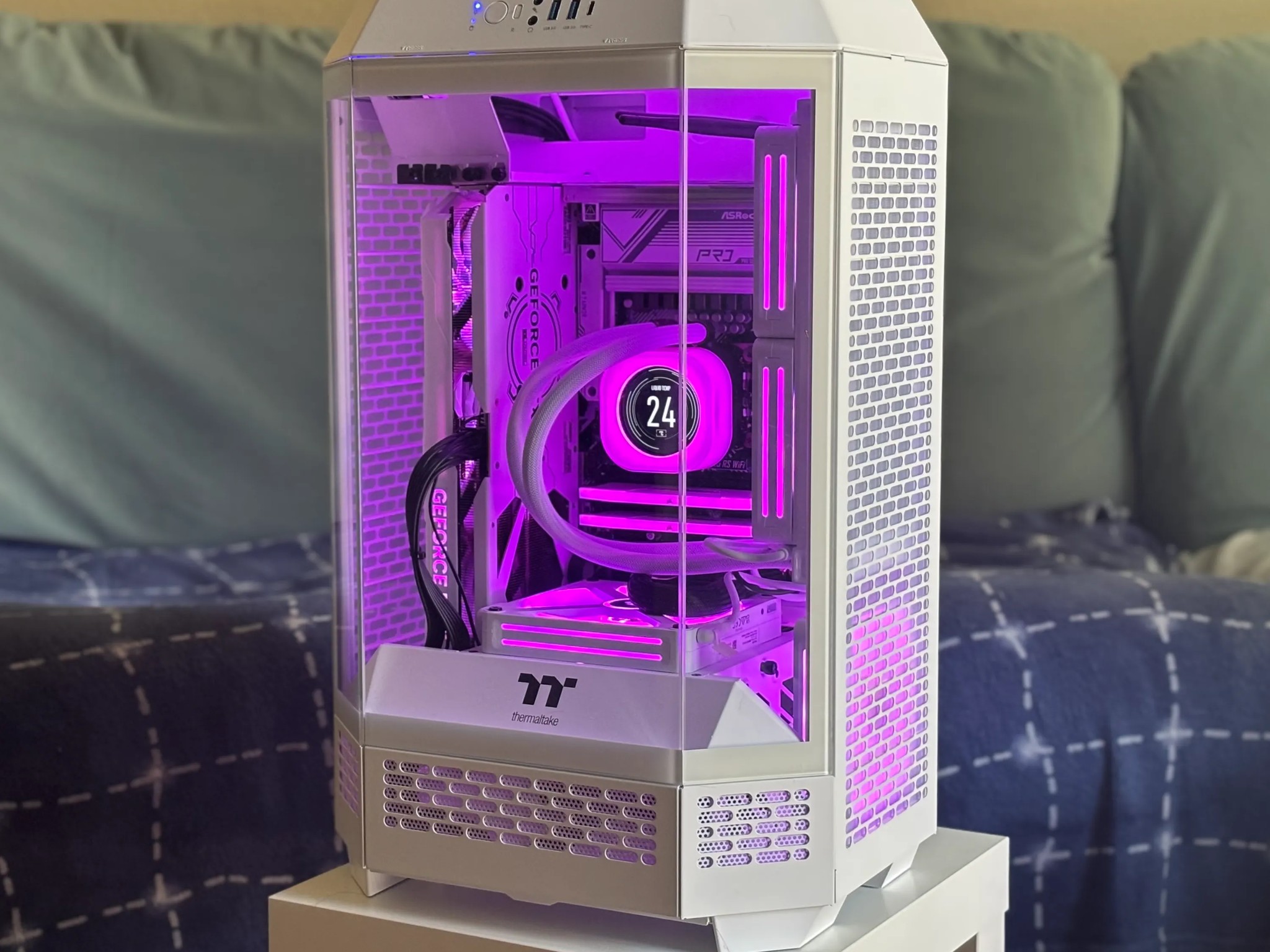 RTX 4070 Super, Ryzen 7 7800X3D, White Tower Glass RGB Gaming PC