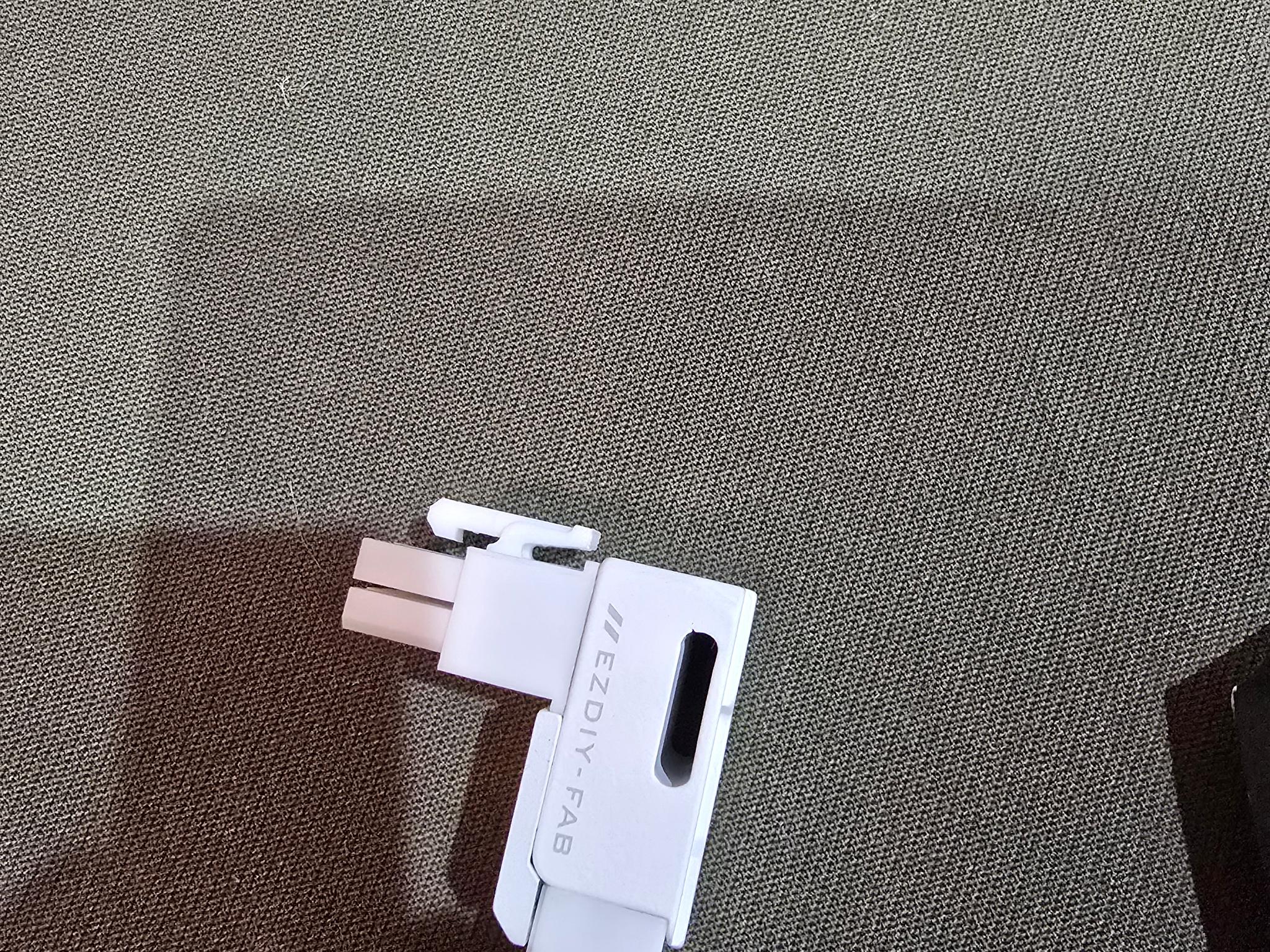 EZDIY-FAB Shield Series 8-Pin PCIe GPU Power Adapter 90-Degree Angled Connector Reverse Type White