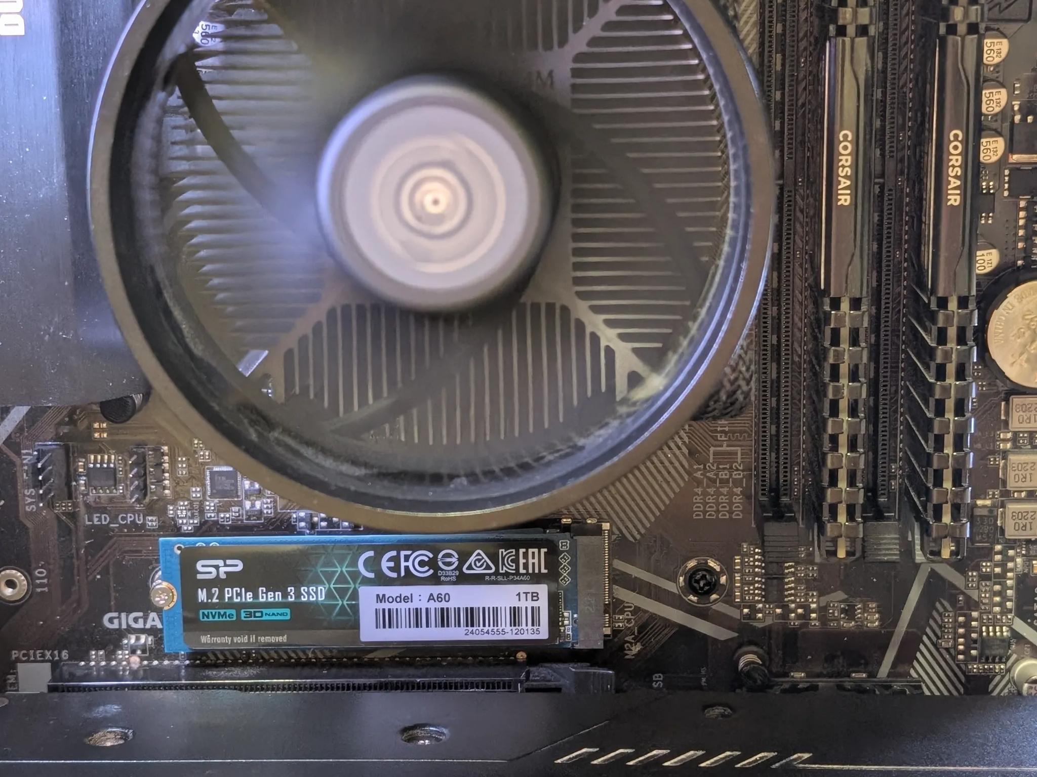 RX 5700 XT, Ryzen 3600, 16 GB DDR4, 1 TB NVME, WiFi/BT- Cube Gaming PC