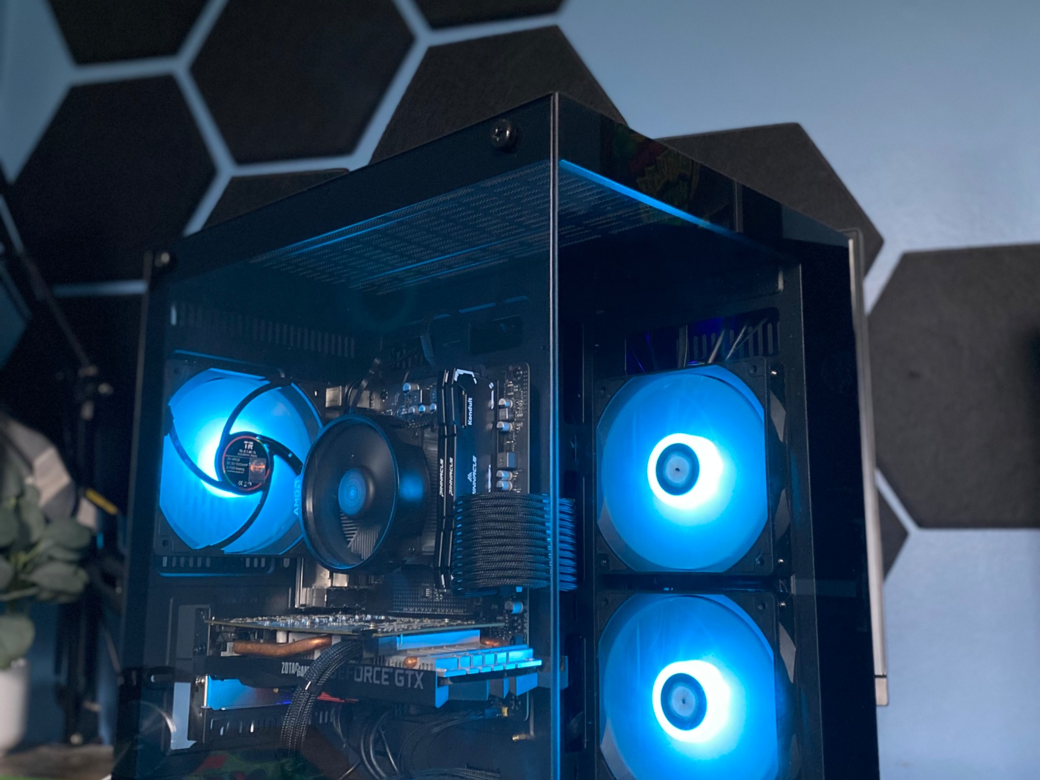 Custom Gaming PC | GeForce GTX 1660 | Ryzen 5 2600 | 16GB RAM | Windows 11 + WIFI & BT |