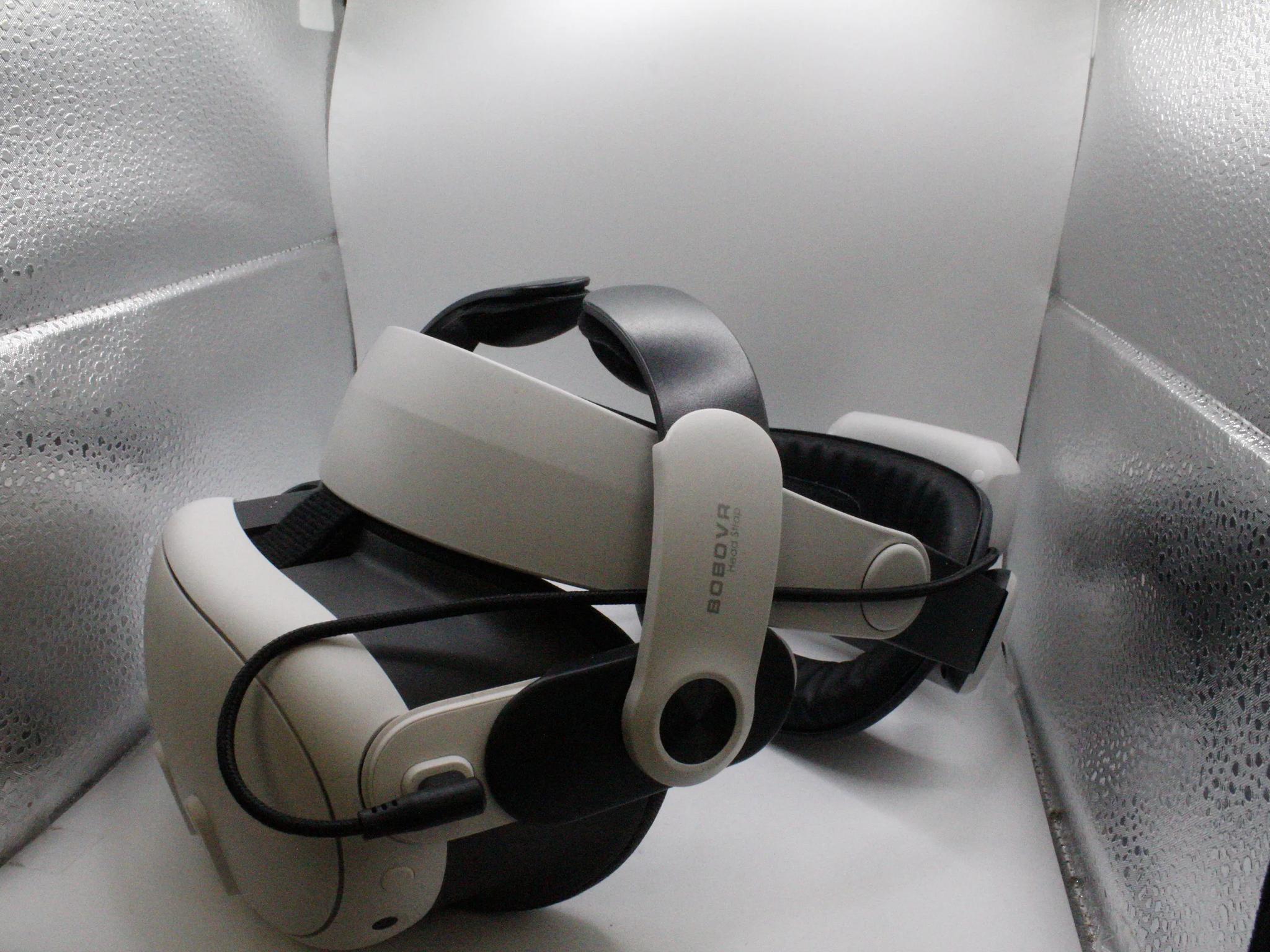 Meta Quest 3 VR Headset + BOBOVR M3 Pro Battery Strap & Original Cables - Excellent Condition