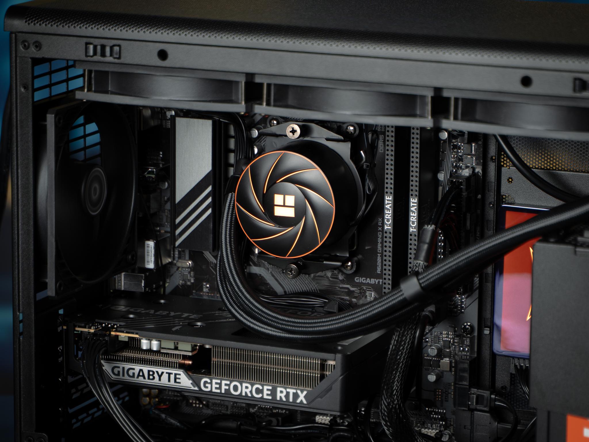 “STRATPERSONA 2” RTX 5060 Ryzen 5 7600X 32GB 1TB Windows 11 Gaming PC Powerhouse