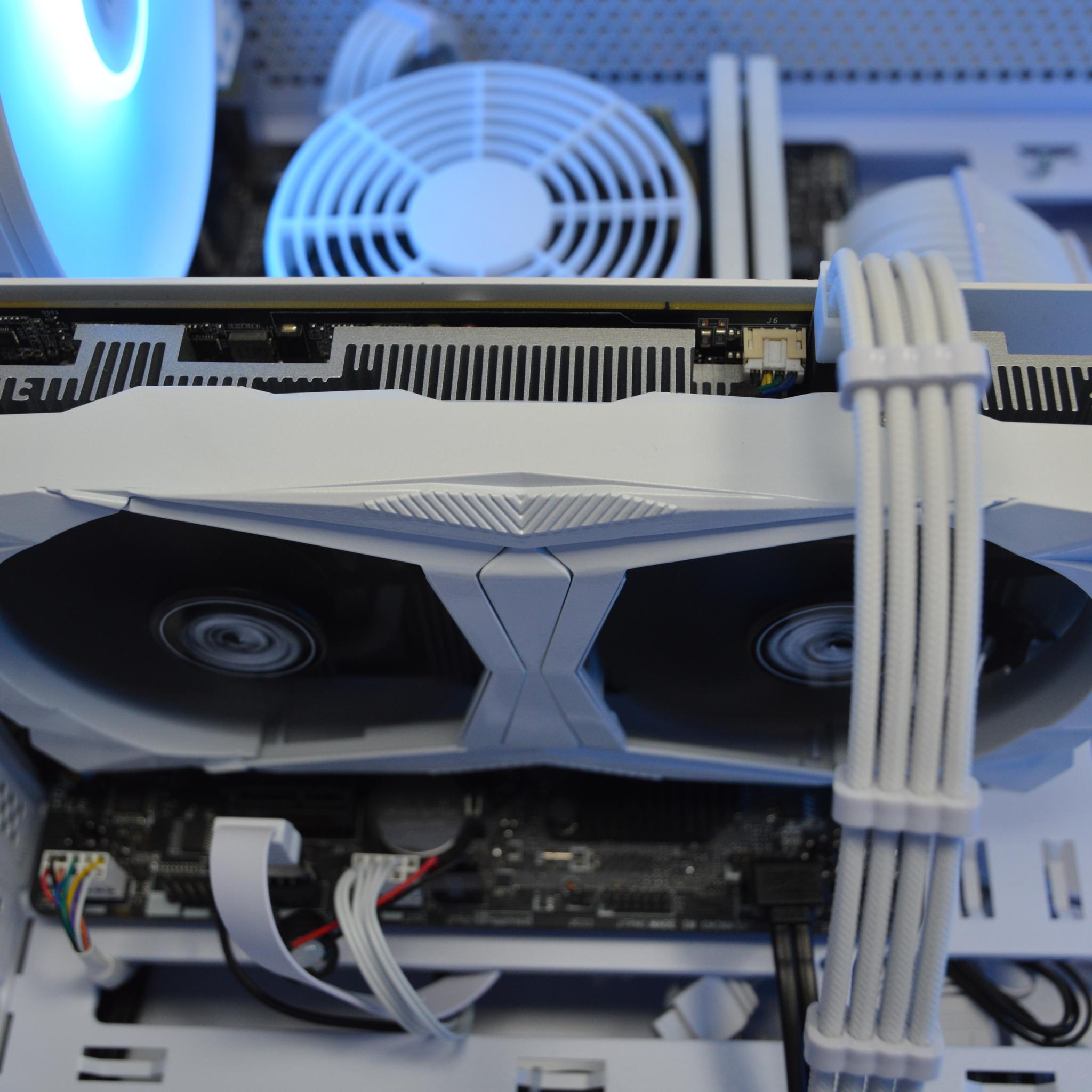 🧊🧊| RTX 2060 SUPER 6GB | INTEL i5-9500 | 16GB DDR4 RAM | 1 TB SATA SSD | Ice Box 2.0 |