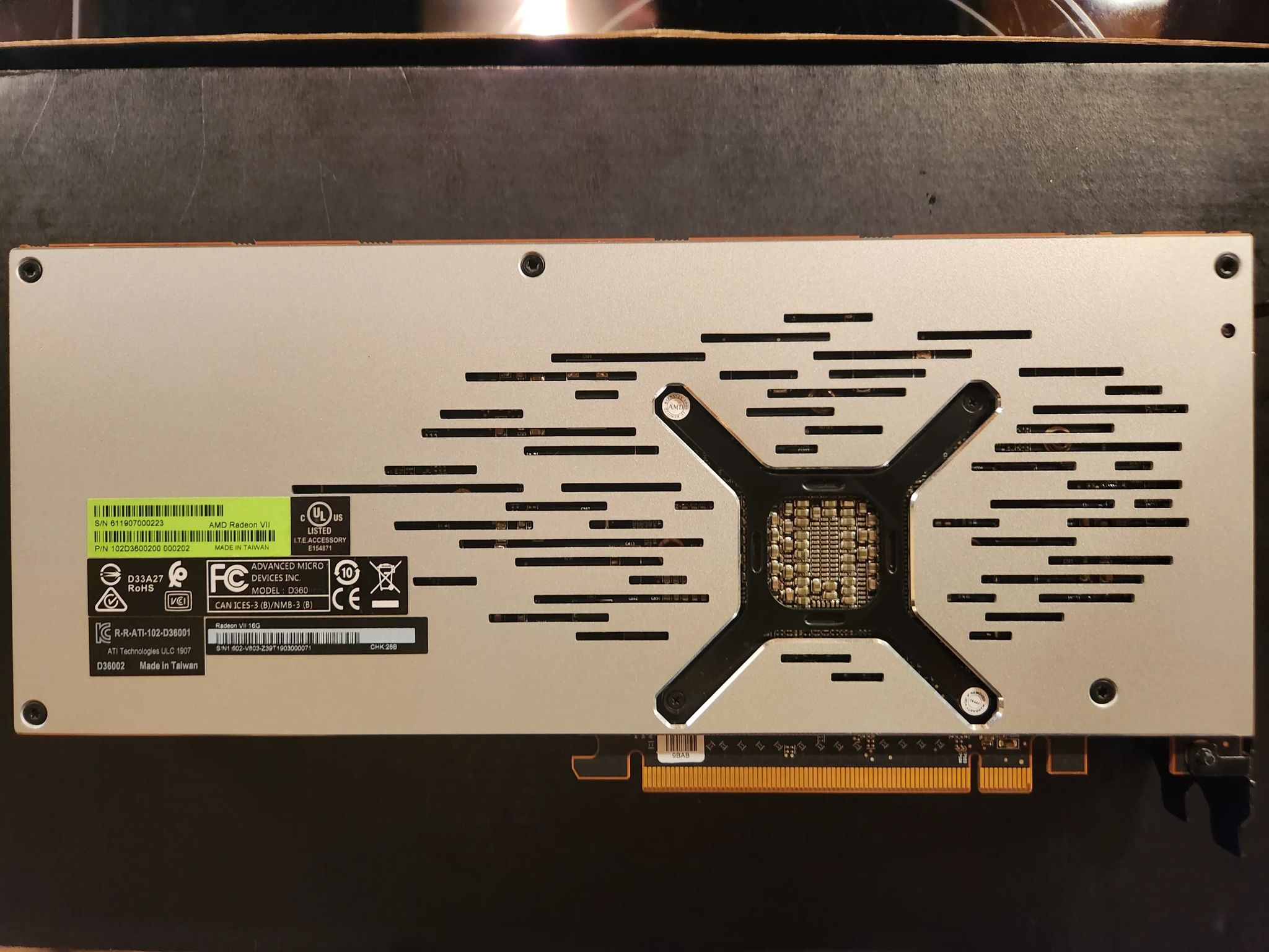 🖥️ AMD Radeon VII 16GB HBM2 Graphics Card – High-End Performance Beast!