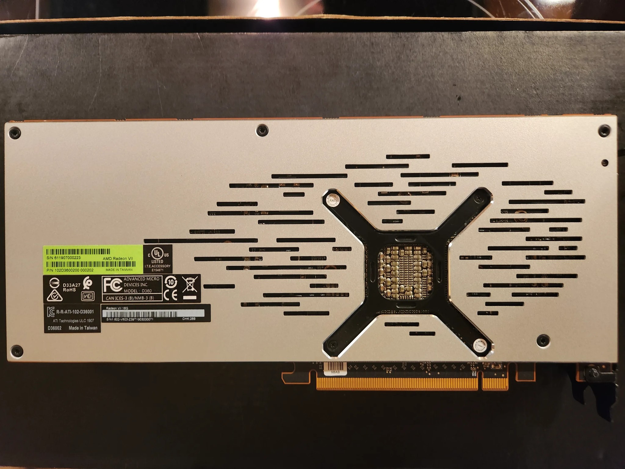 🖥️ AMD Radeon VII 16GB HBM2 Graphics Card – High-End Performance Beast!