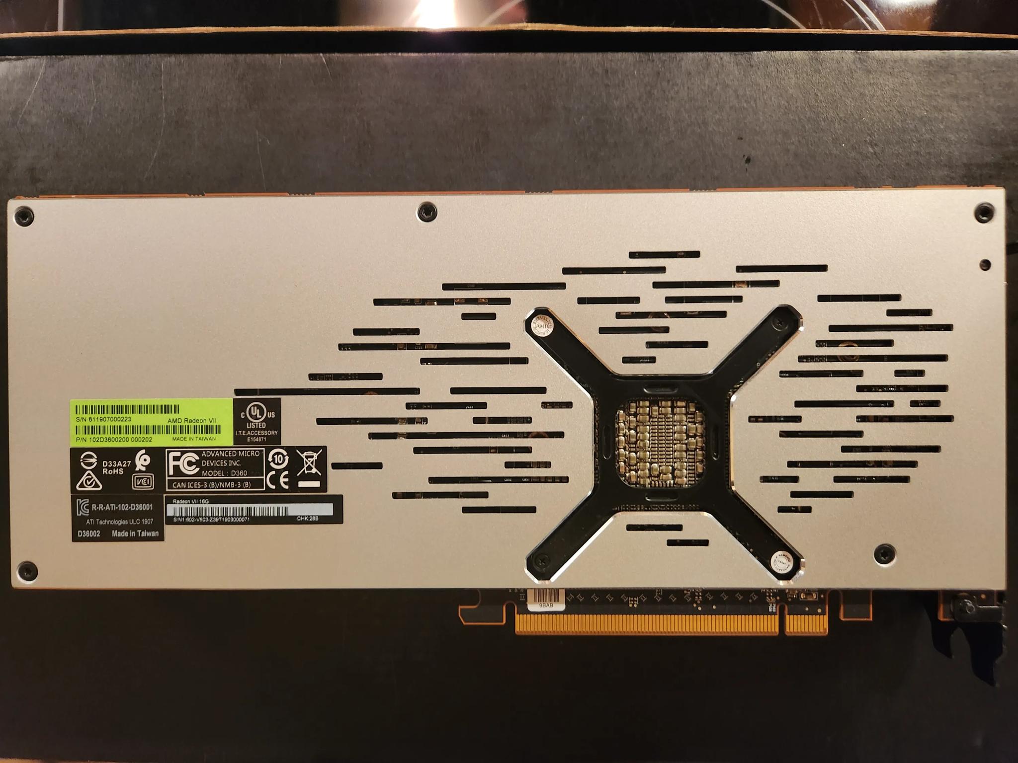 🖥️ AMD Radeon VII 16GB HBM2 Graphics Card – High-End Performance Beast!