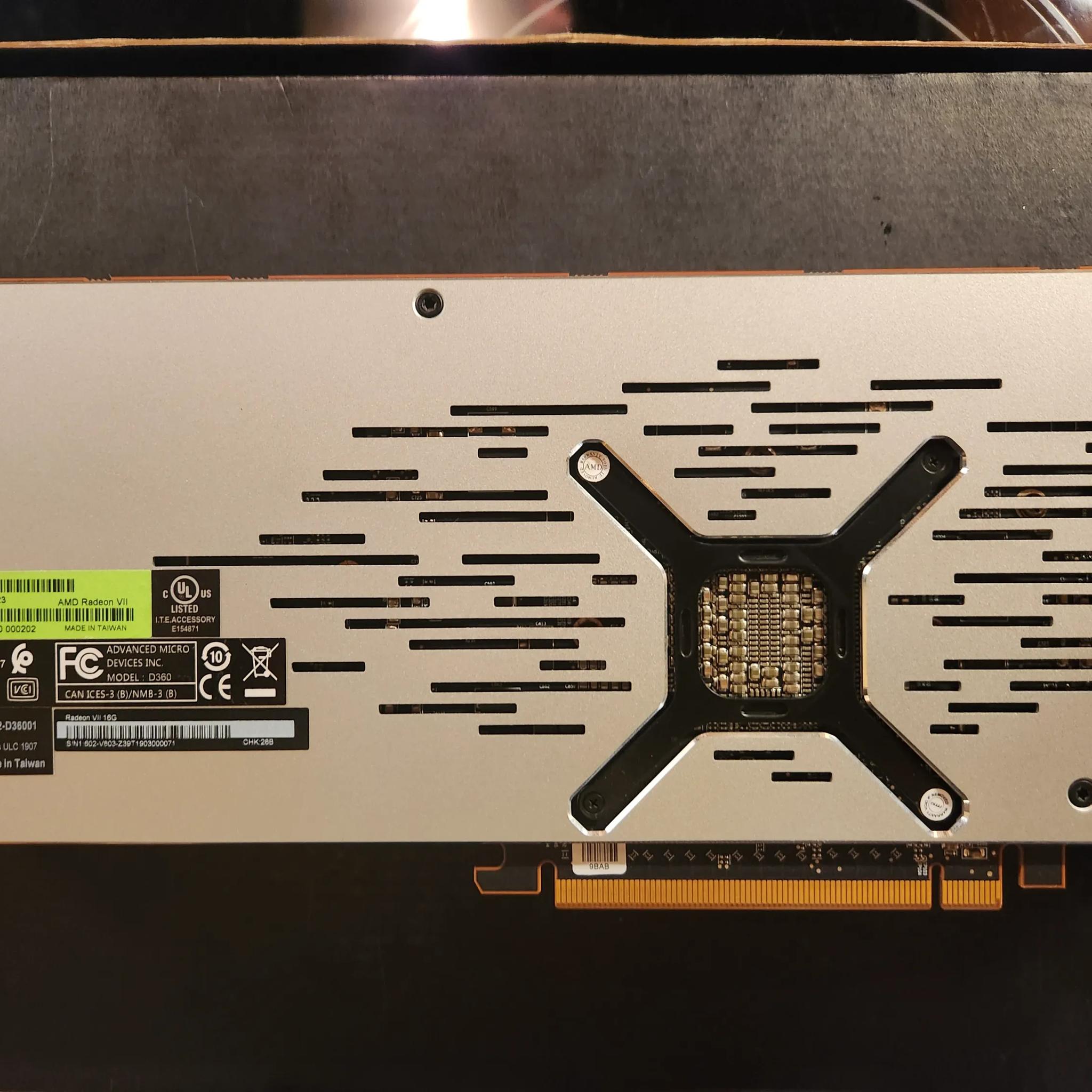 🖥️ AMD Radeon VII 16GB HBM2 Graphics Card – High-End Performance Beast!