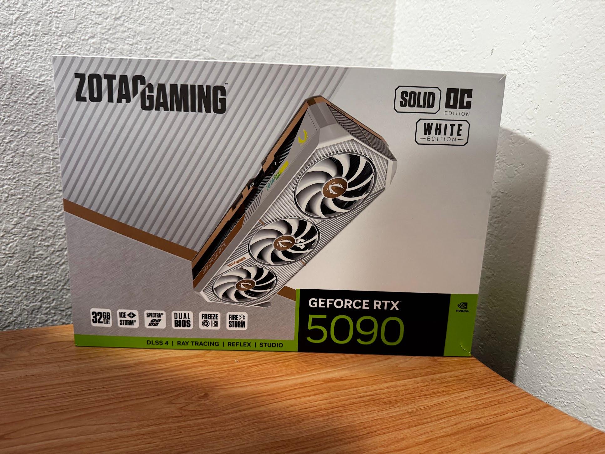ZOTAC GAMING GeForce RTX 5090 SOLID OC White Edition