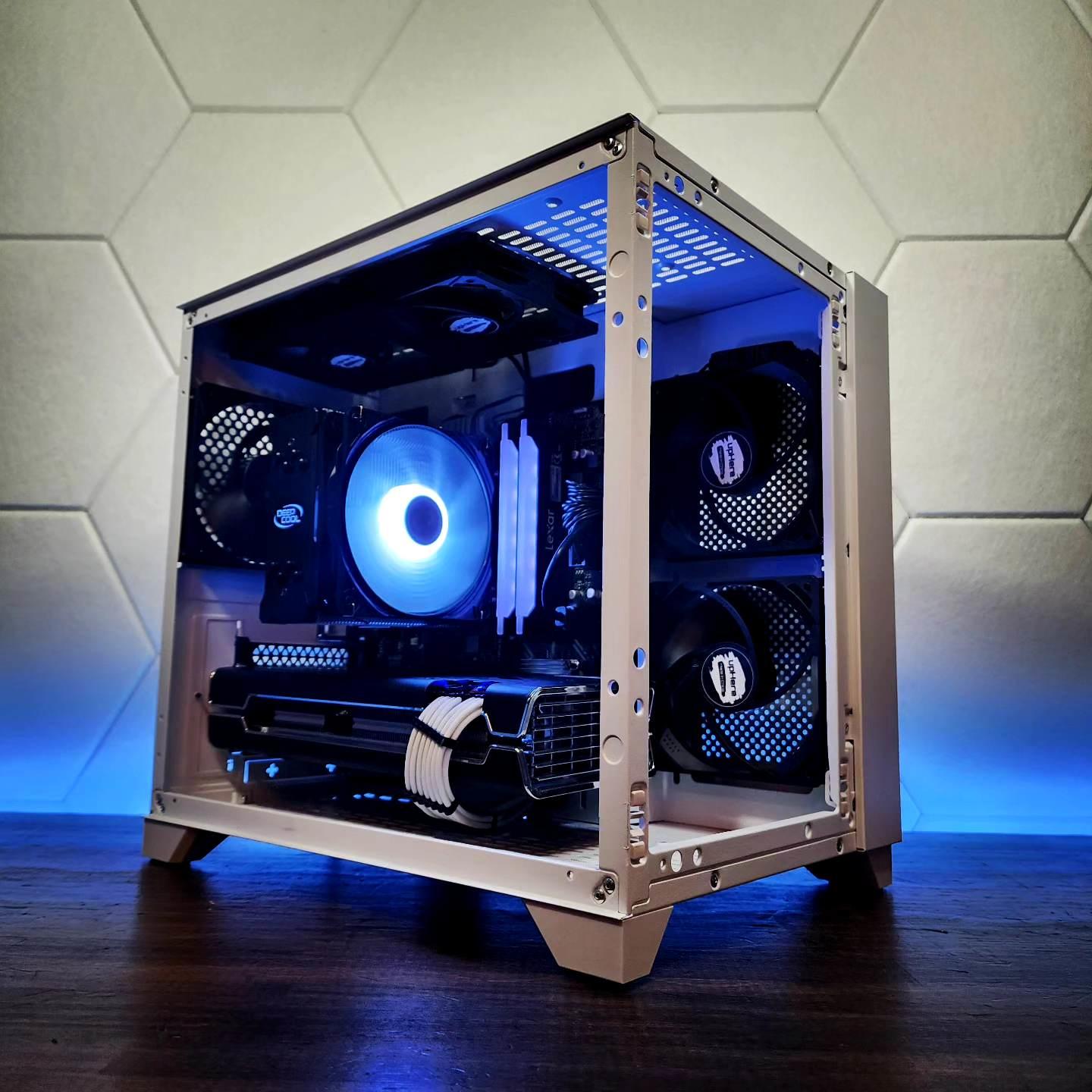 💙🤍 RX 5700XT // Ryzen 5 5600 // 16GB 3600MHz // 1TB NVMe Gen 3