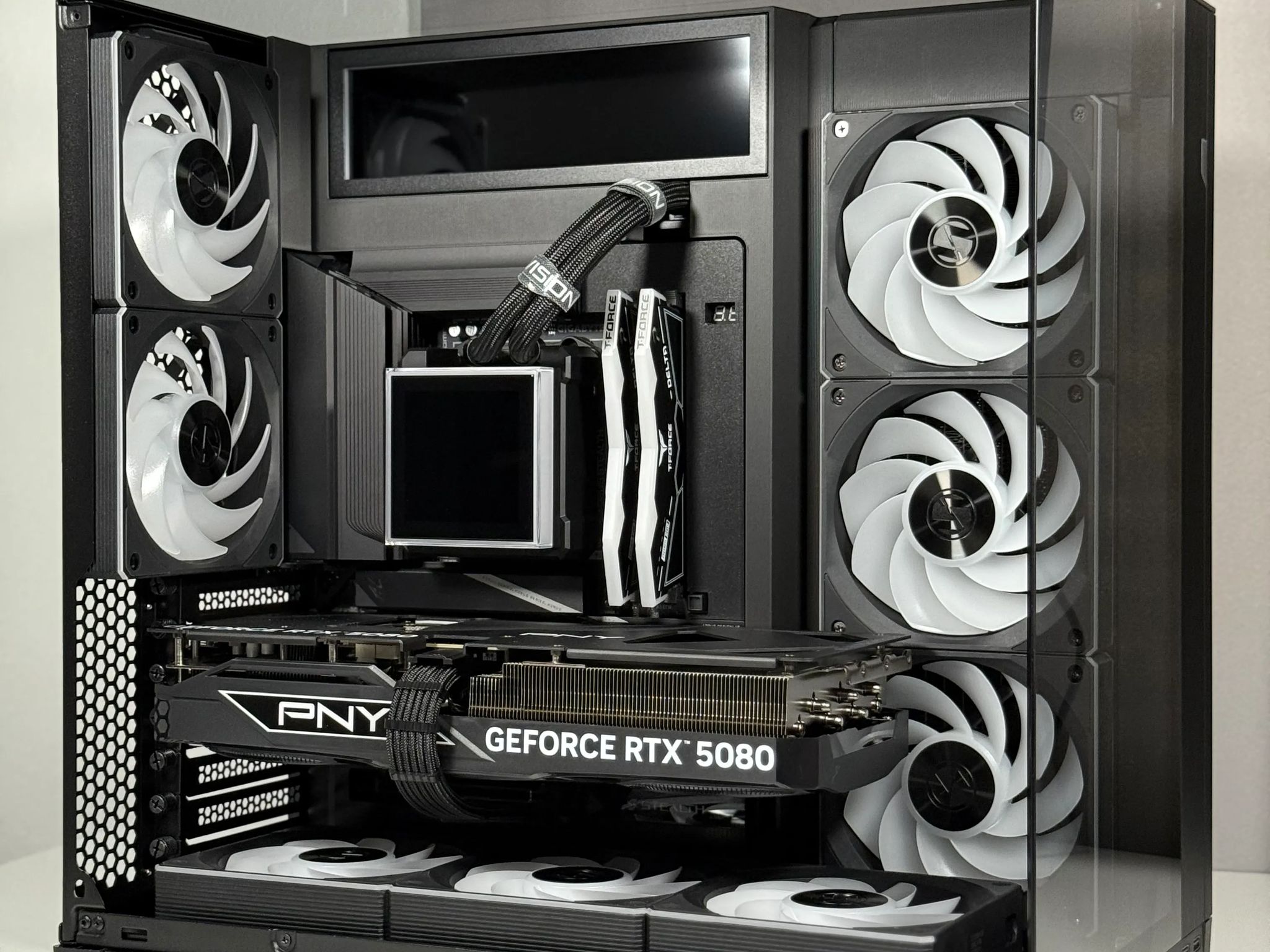 RTX 5080 + Ryzen 9800X3D | "Project Stealth" Zero-Cable Build