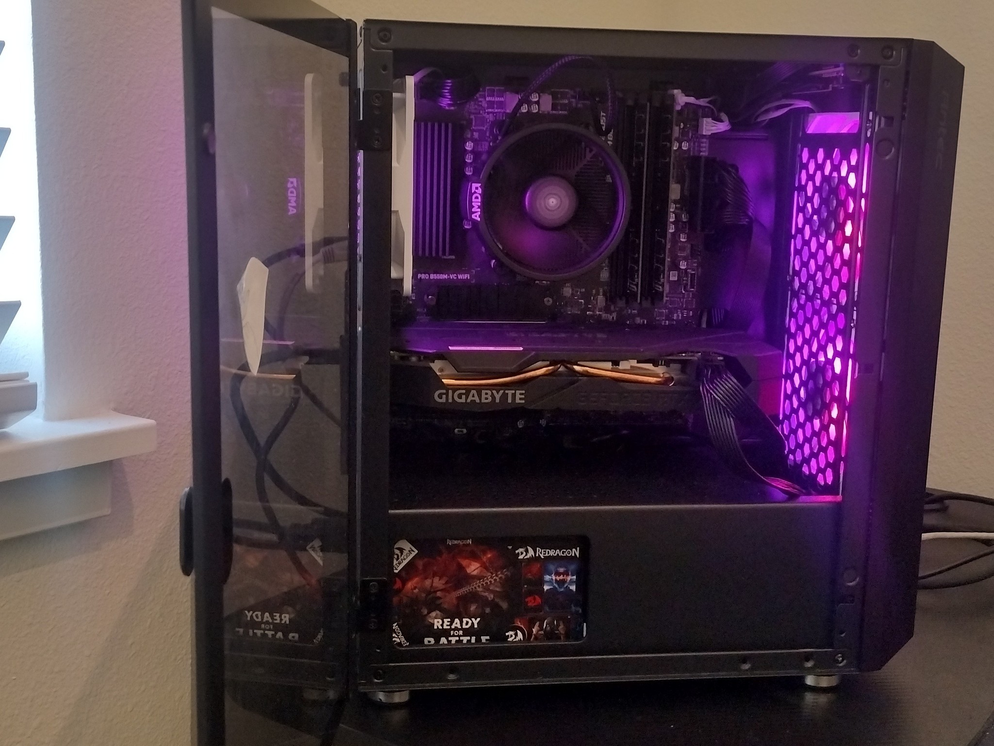 RTX 2060 SUPER (8GB VRAM), RYZEN 5 5500, 16GB RAM (3200MHz), Bluetooth, Wi-Fi, Budget Gaming PC