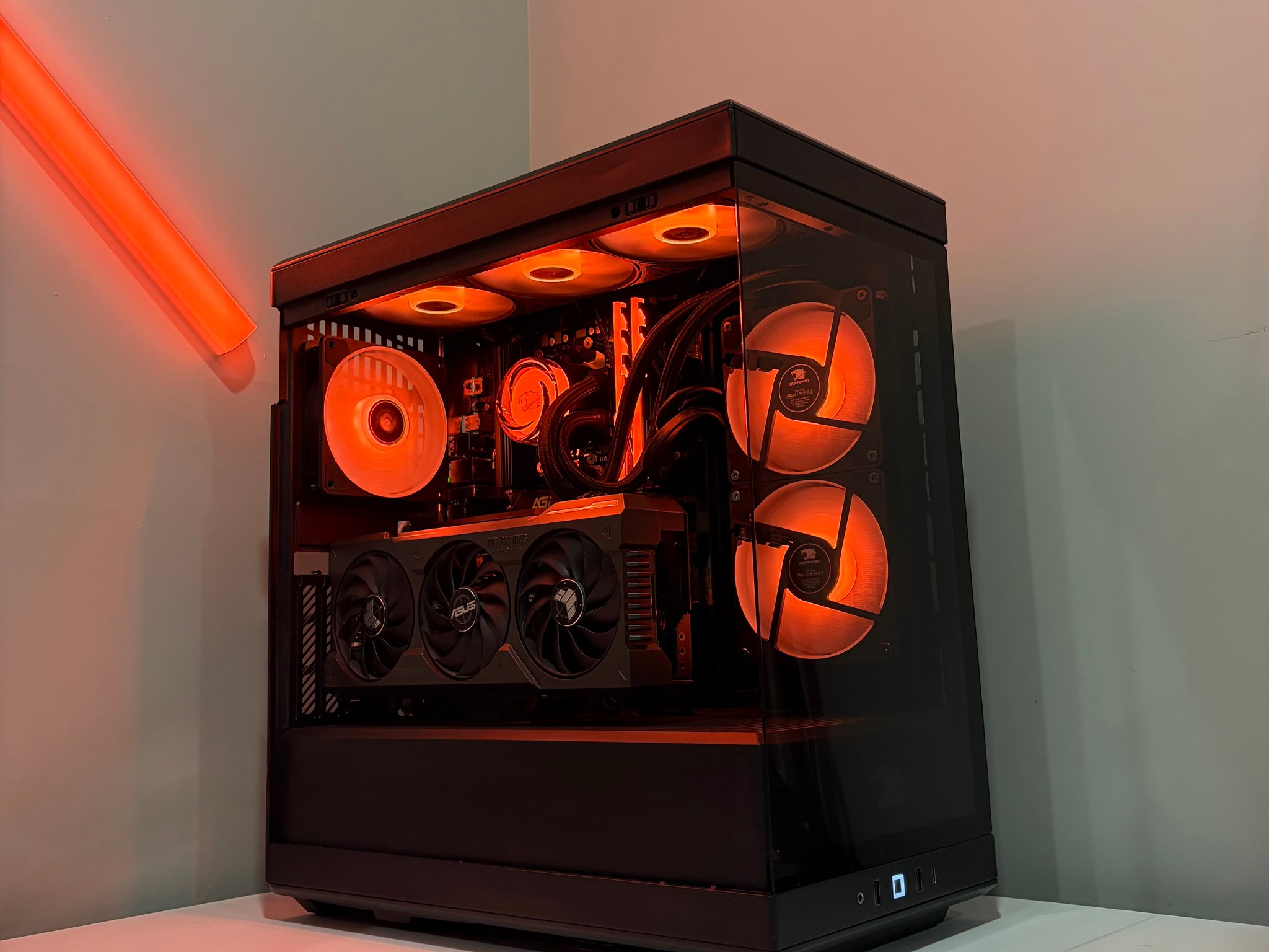 RTX 4070 Ti Super | Ryzen 7 9700x | 32GB DDR5 RAM | 2TB SSD