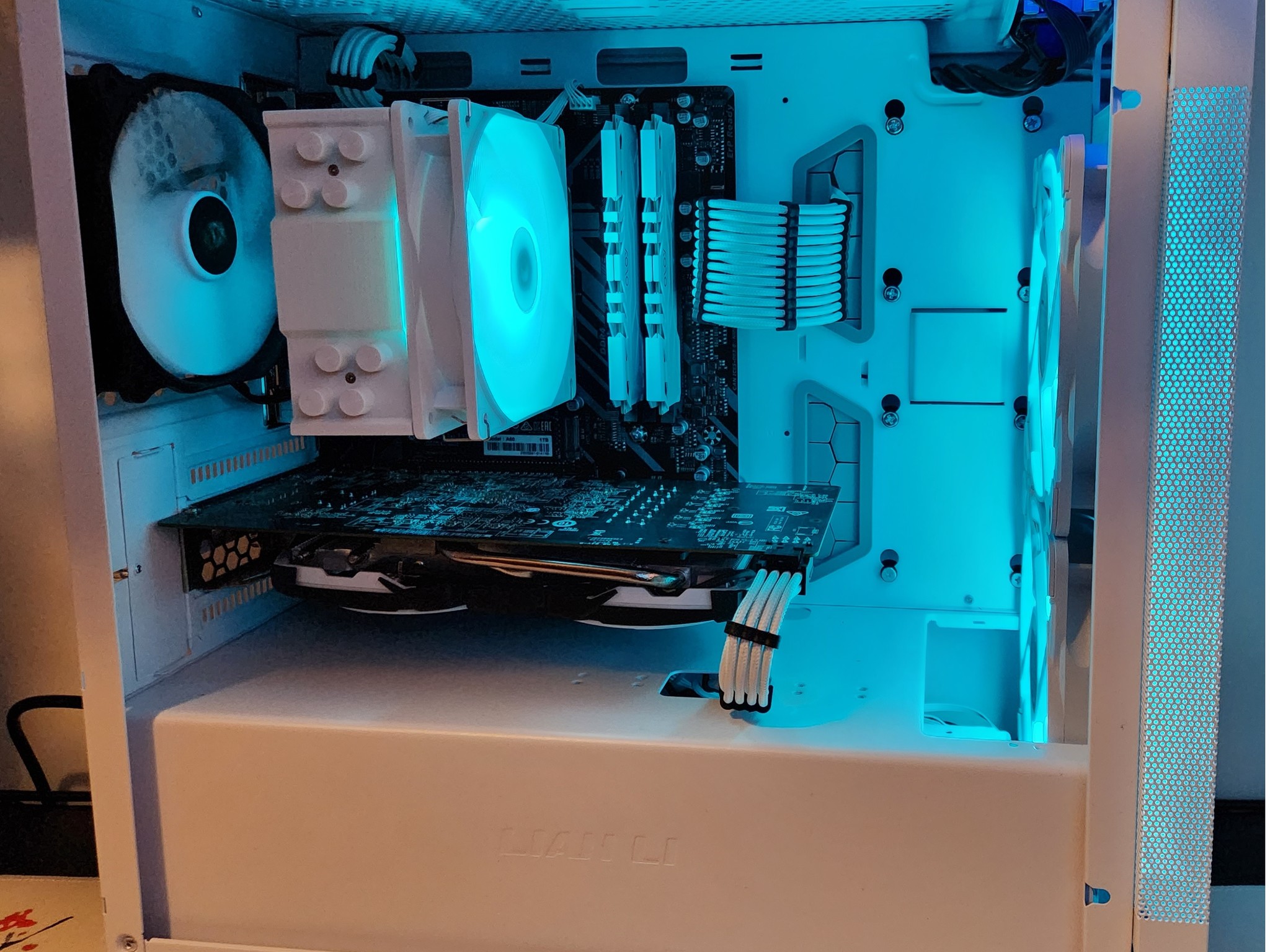 Frost Gaming Rig Ryzen 5/ 16Gb DDR4 / 1TB SSD/ RX 580 8GB