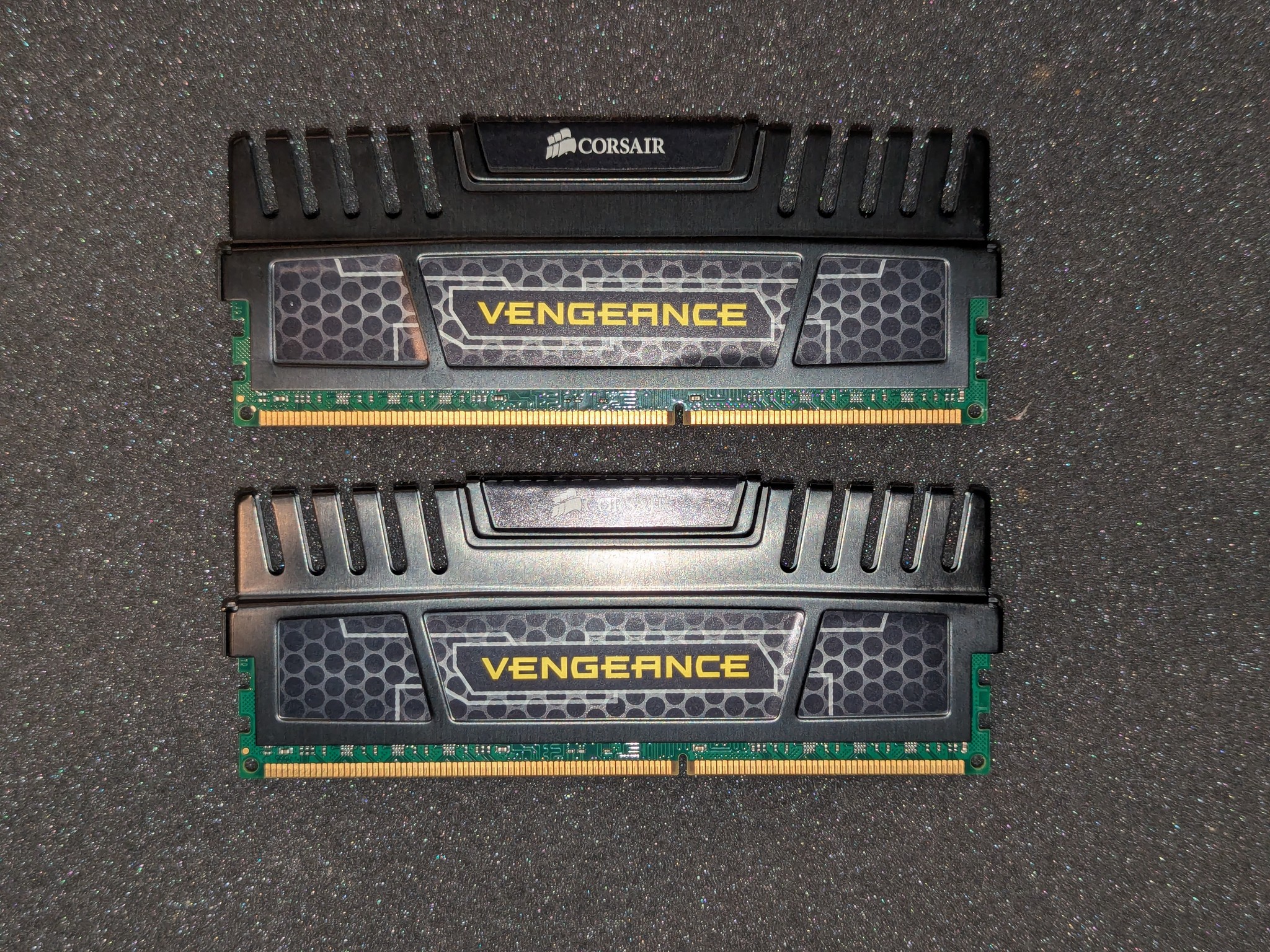 Corsair Vengeance 16GB DDR3 1600 (2x8GB) BLACK (CMZ16GX3M2A1600C10)