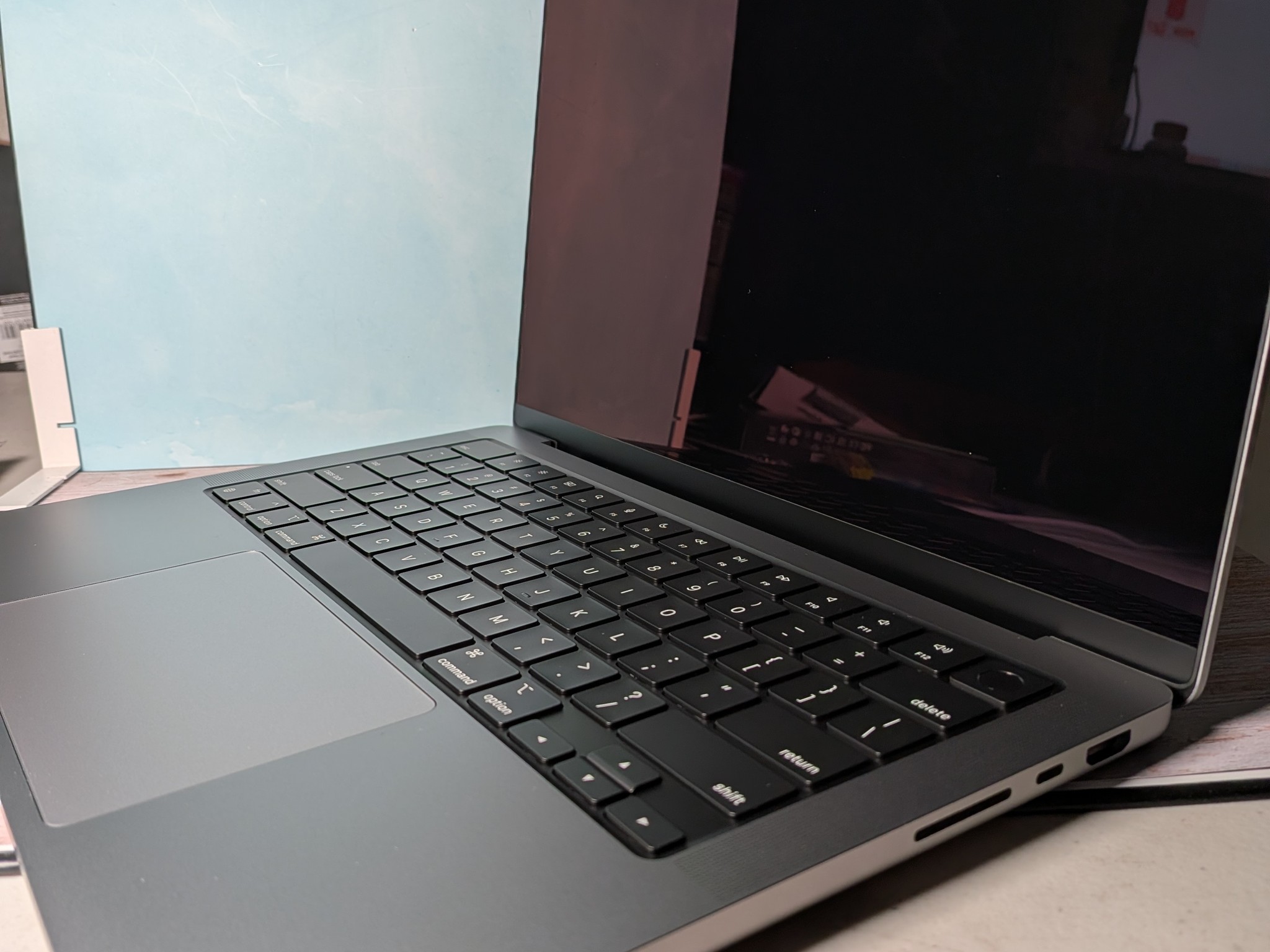 Apple MacBook Pro 14-inch (M2 Pro, 16GB RAM, 512GB SSD) - Space Gray