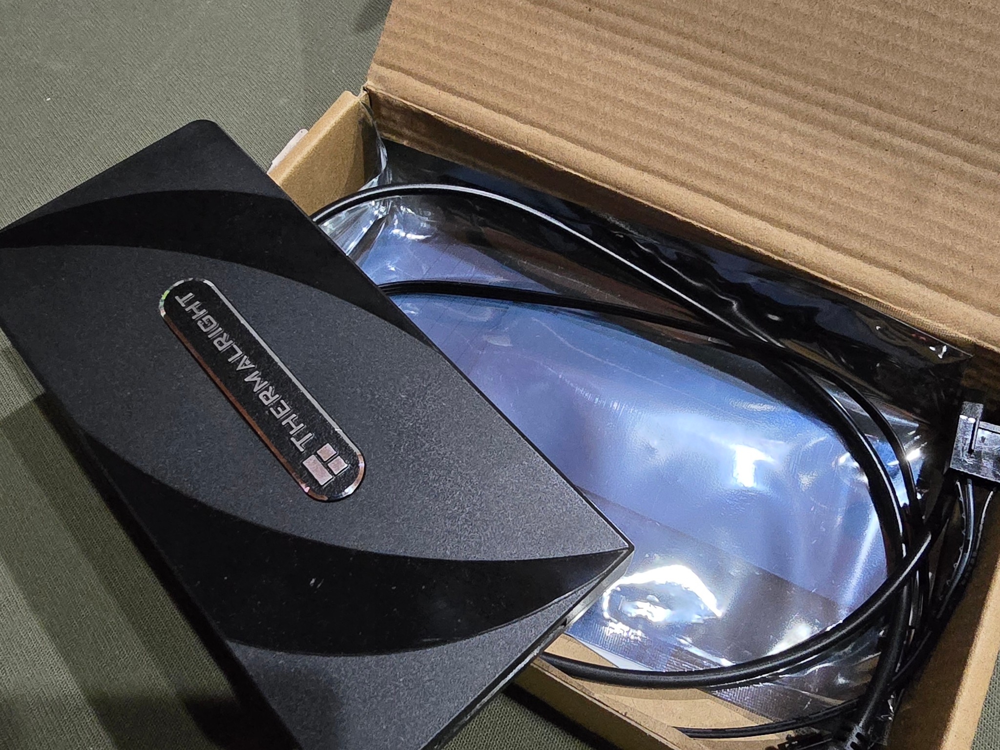 Thermalright ARGB Fan HUB Controller Support 8 Groups of Fans, 8-Port 4 Pin PC Fan Controller