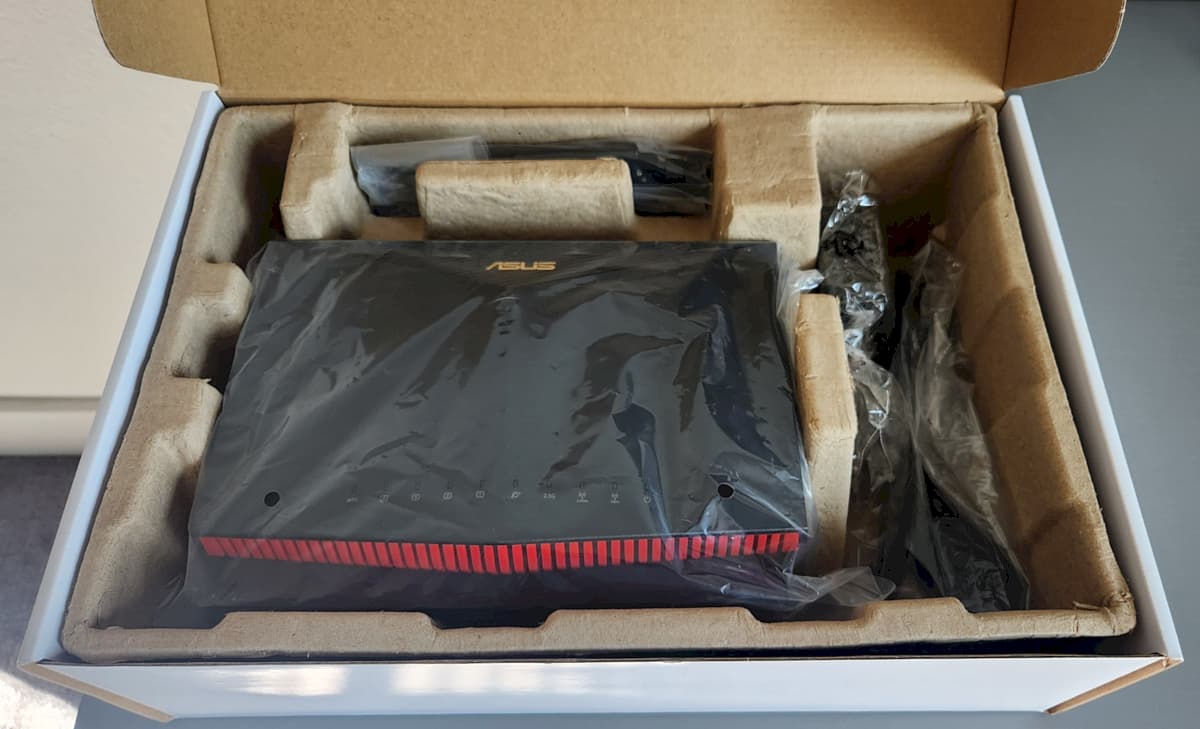 Asus RT-AX86U WiFi 6 gaming router w/AI Mesh