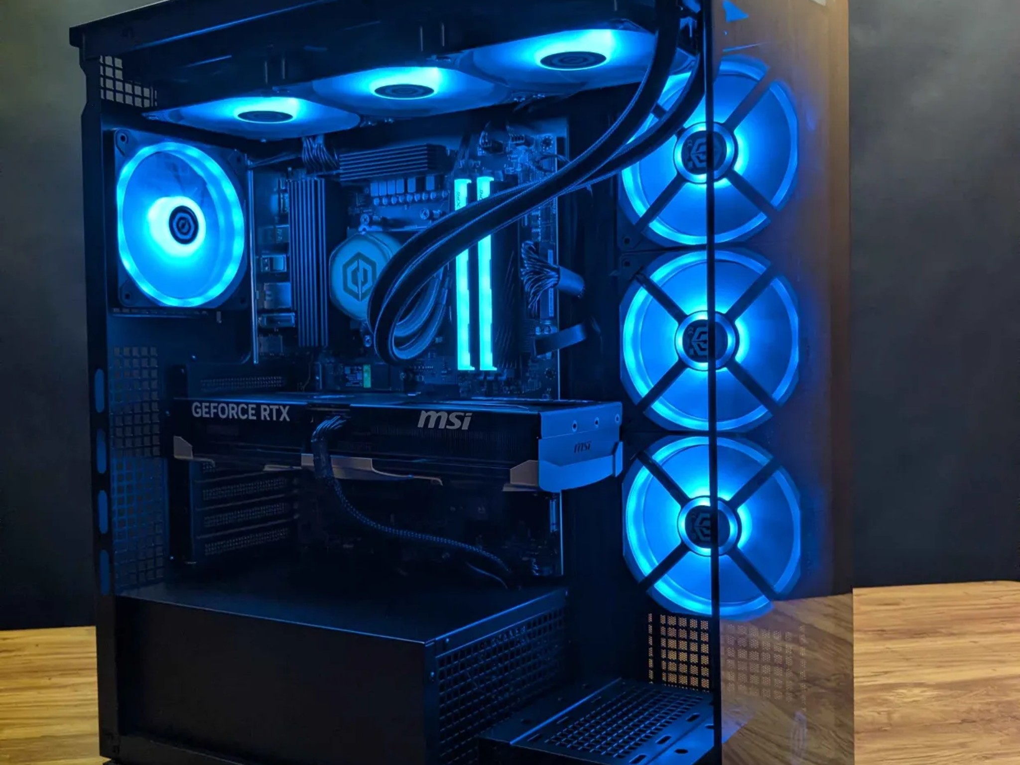 High End CyberPower Gaming PC - Ryzen 7 9800X3D - RTX 5070 Ti