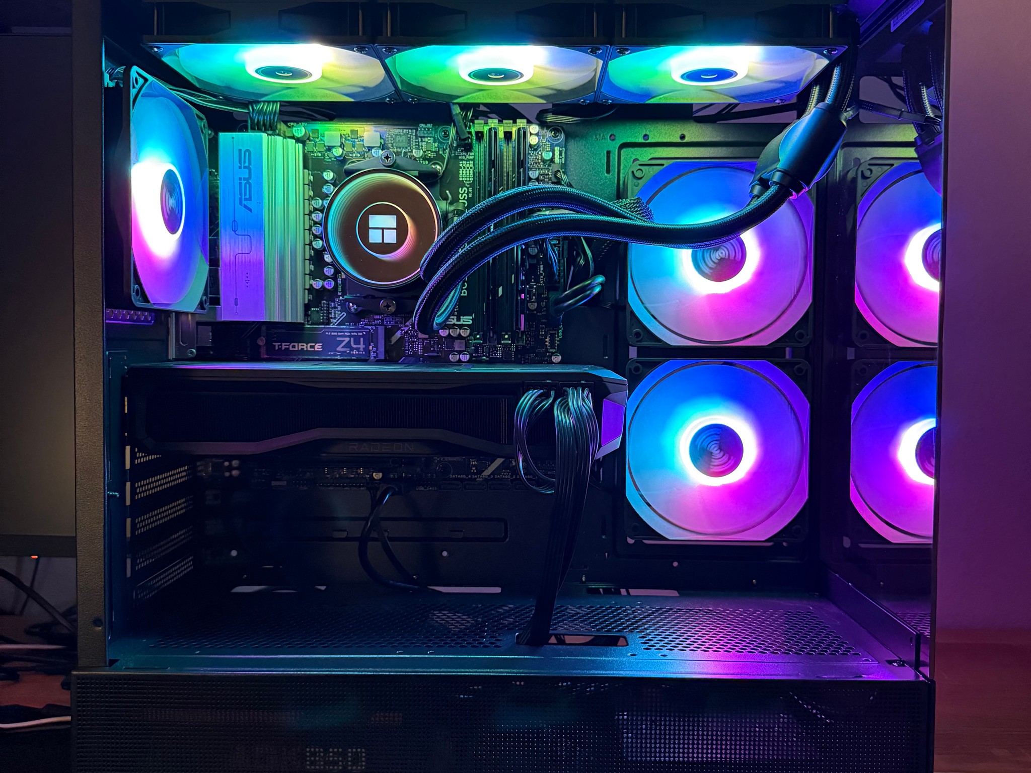 RX 7900 XT | RYZEN 9700X | 32GB 6000CL30 | 2TB NVME | WIFI