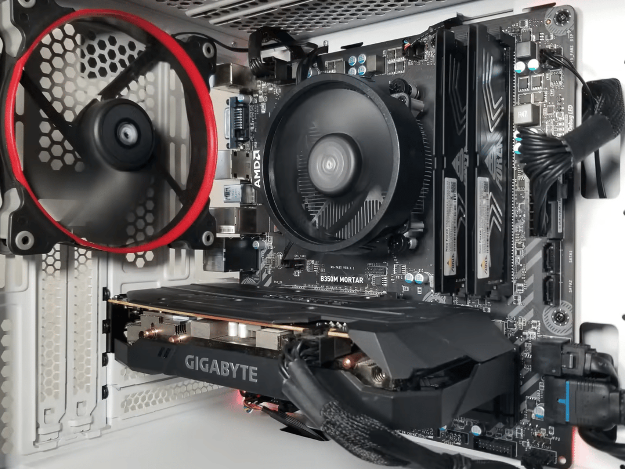 AMD Ryzen 5 2600X // AMD Radeon RX 5500XT // NEO Forza 16GB 3200MHz
