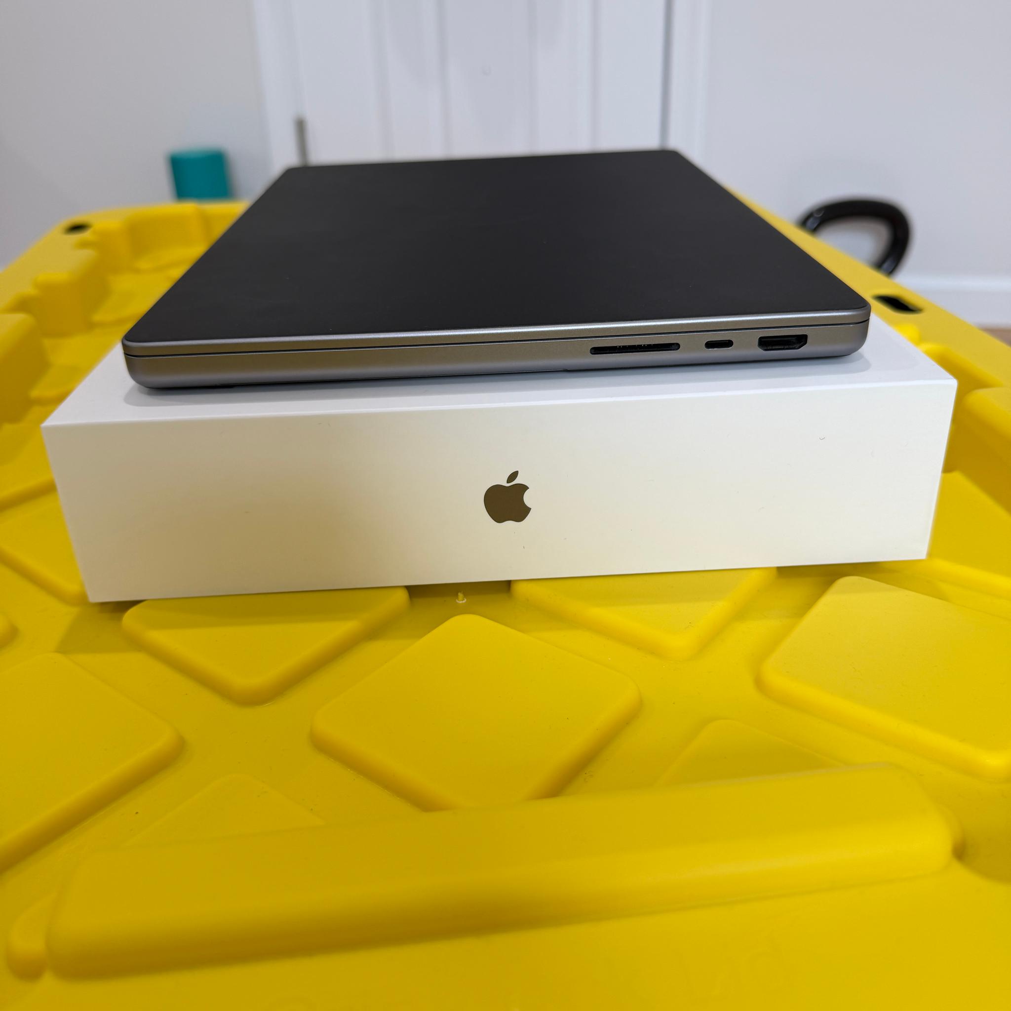 MacBook Pro (14inch, 2021) | M1 Pro, 32GB, 512GB | Space Gray