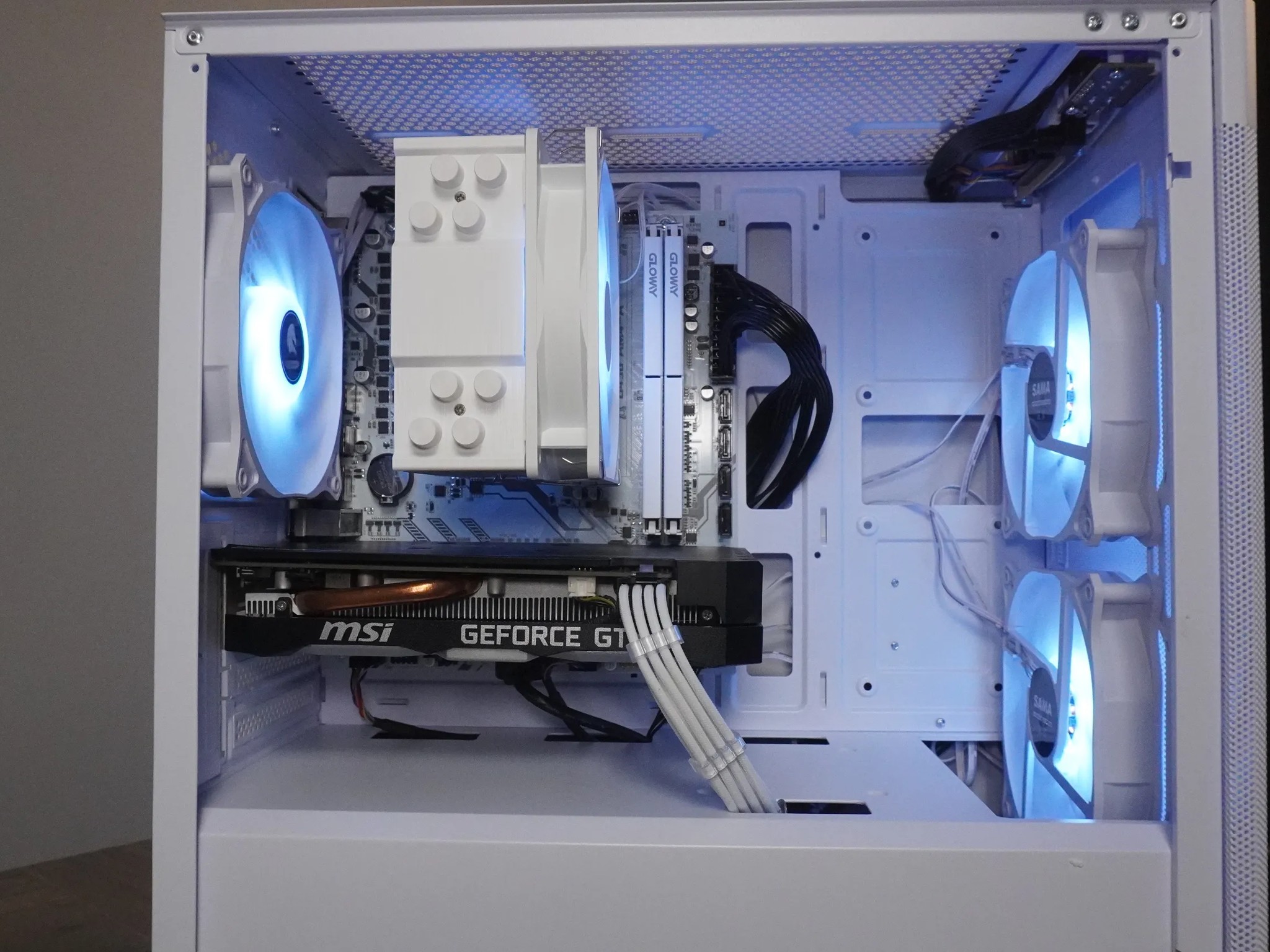 🤍AESTHETIC🤍 1080p GAMING MACHINE 💚GTX 1660 Super 🧡 Ryzen 5 5500 | 16GB | 1TB | WIFI