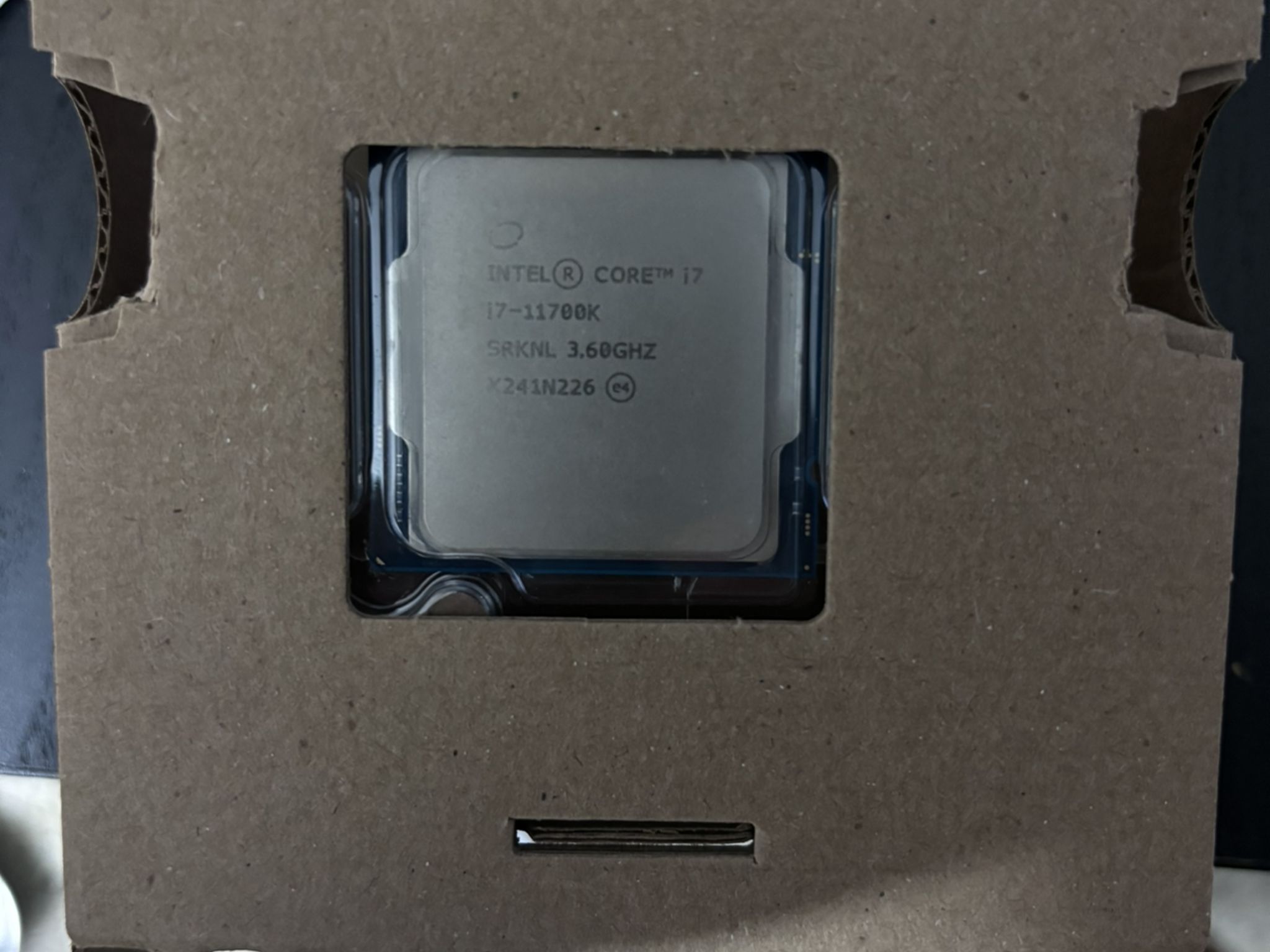 Intel I7-11700K + Gigabyte Z590 Aorus Elite AX + Corsair Vengeance RGB RAM 4x8