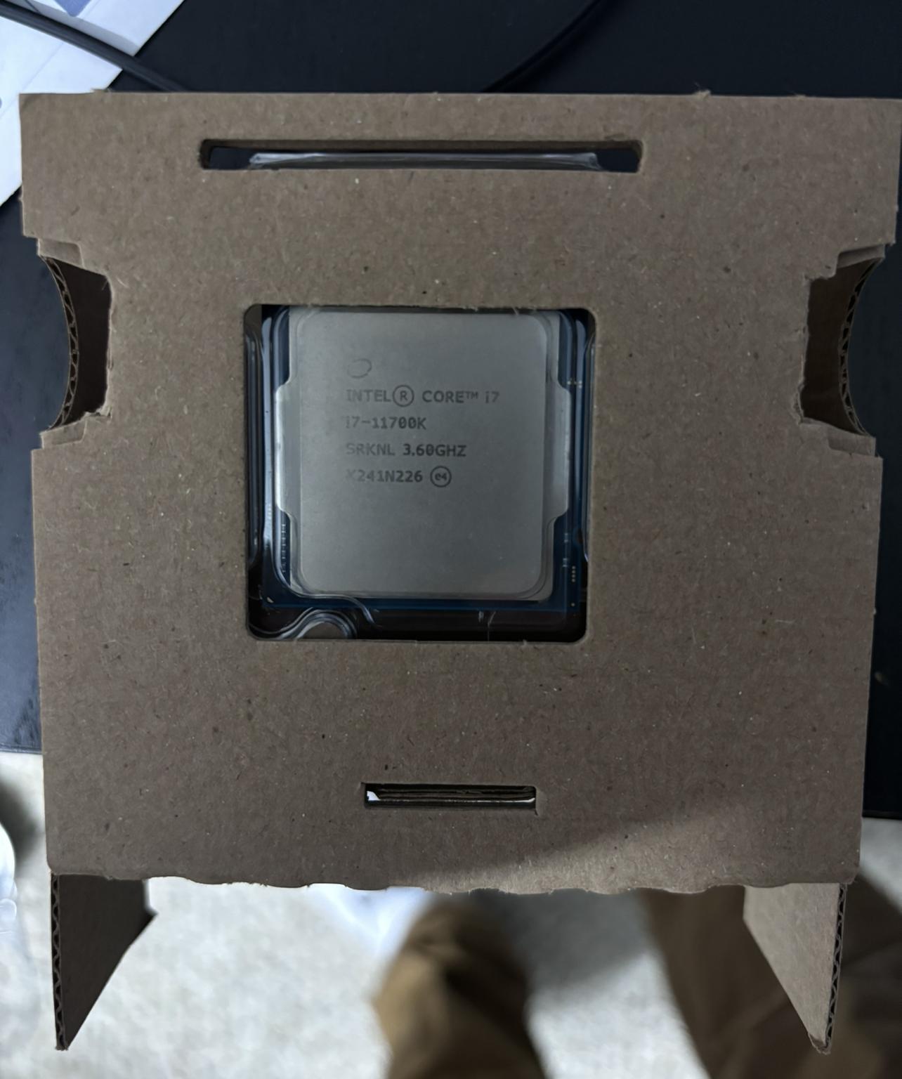 Intel I7-11700K + Gigabyte Z590 Aorus Elite AX + Corsair Vengeance RGB RAM 4x8