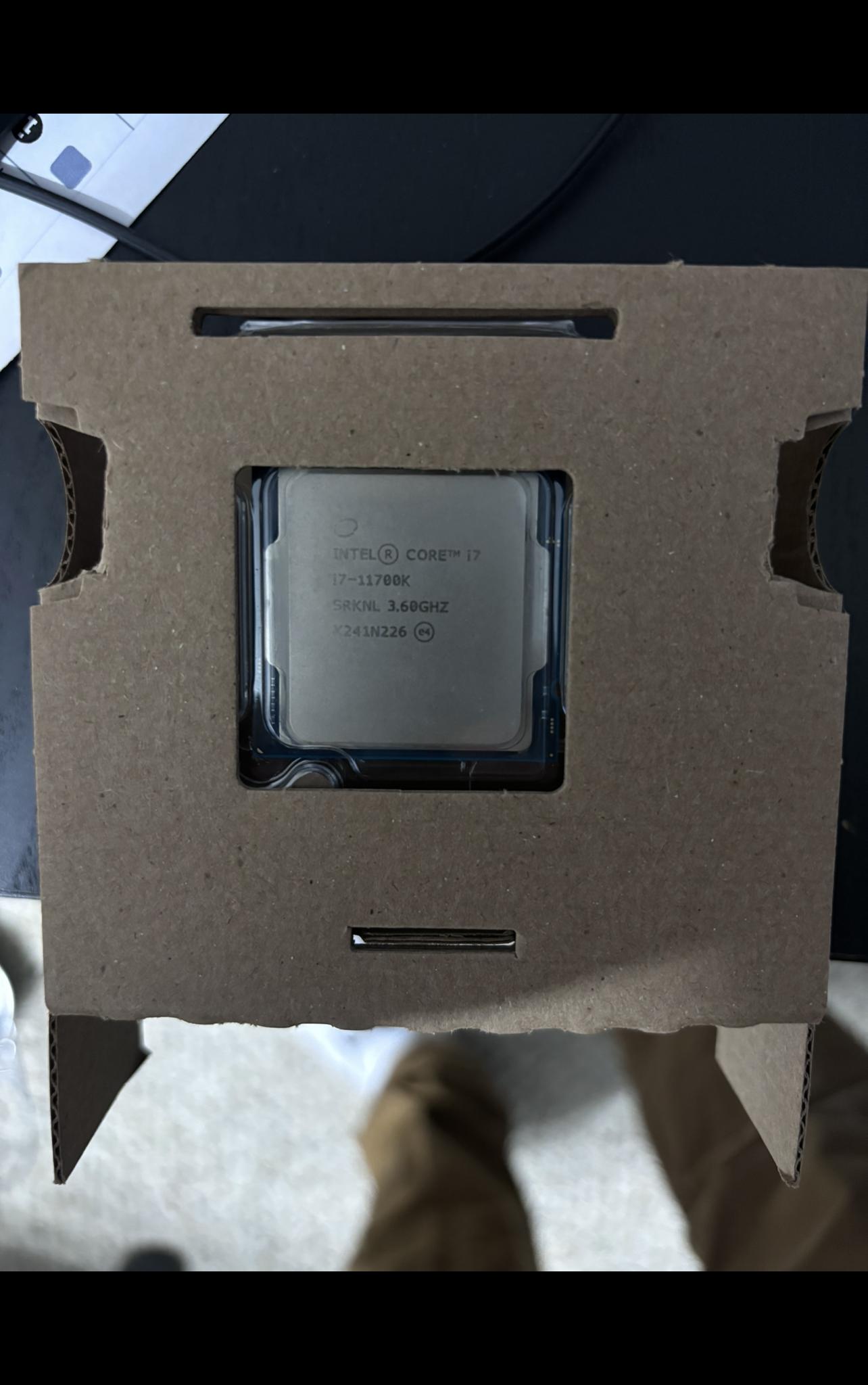 Intel I7-11700K + Gigabyte Z590 Aorus Elite AX + Corsair Vengeance RGB RAM 4x8