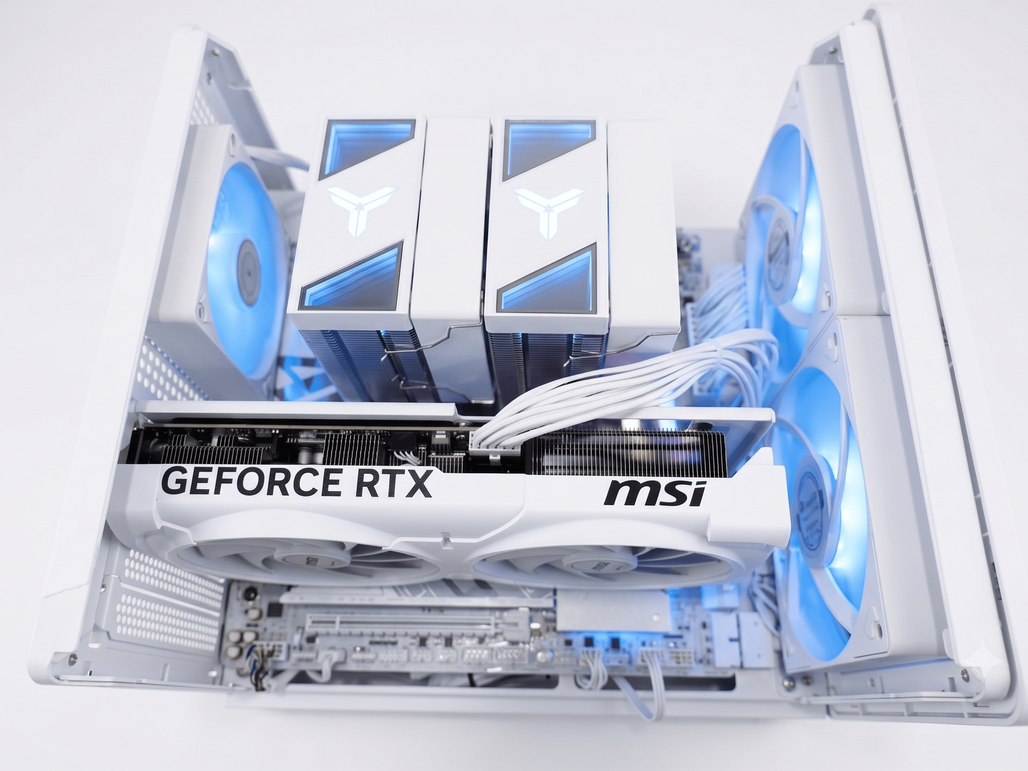 Clean Wood Jonsbo V12 1440P Build - 7800X3D | 5070 12GB | 1TB NVME