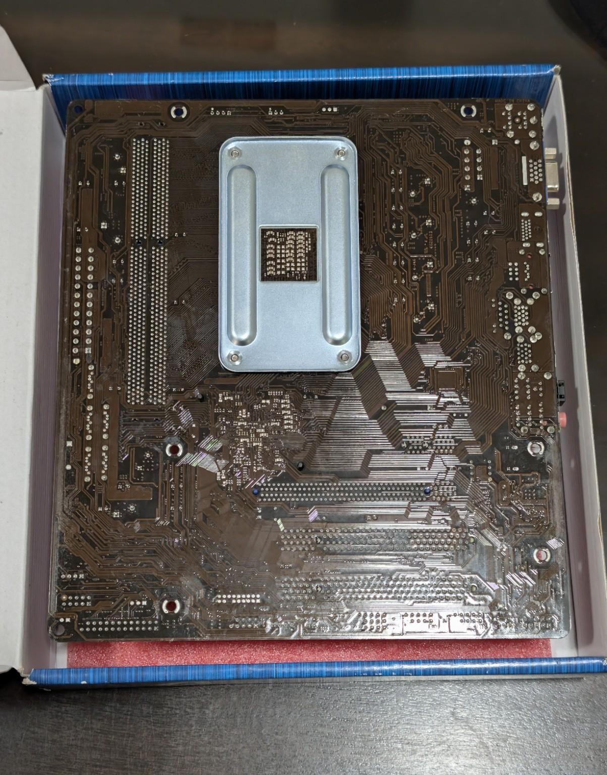 AsRock A75M MicroATX Motherboard with AMD A8-3800 CPU 4GB RAM IO Shield Cooler