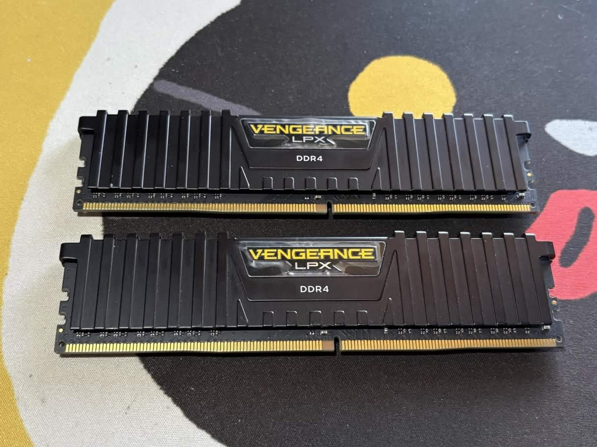 Corsair Vengeance 16 GB (2×8 GB) DDR4-3000 MHz