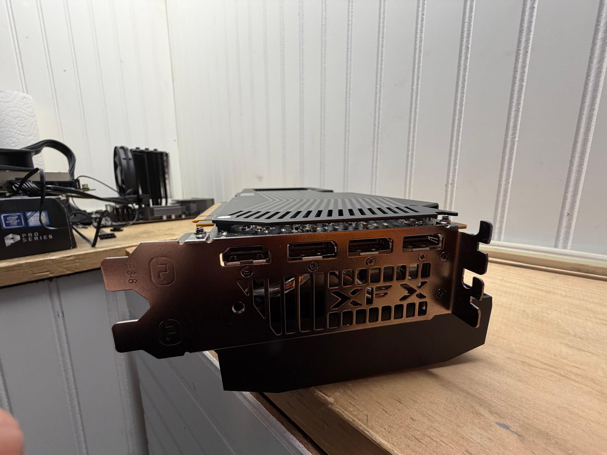 XFX RX 9070XT Magnetic White OC - Image 5