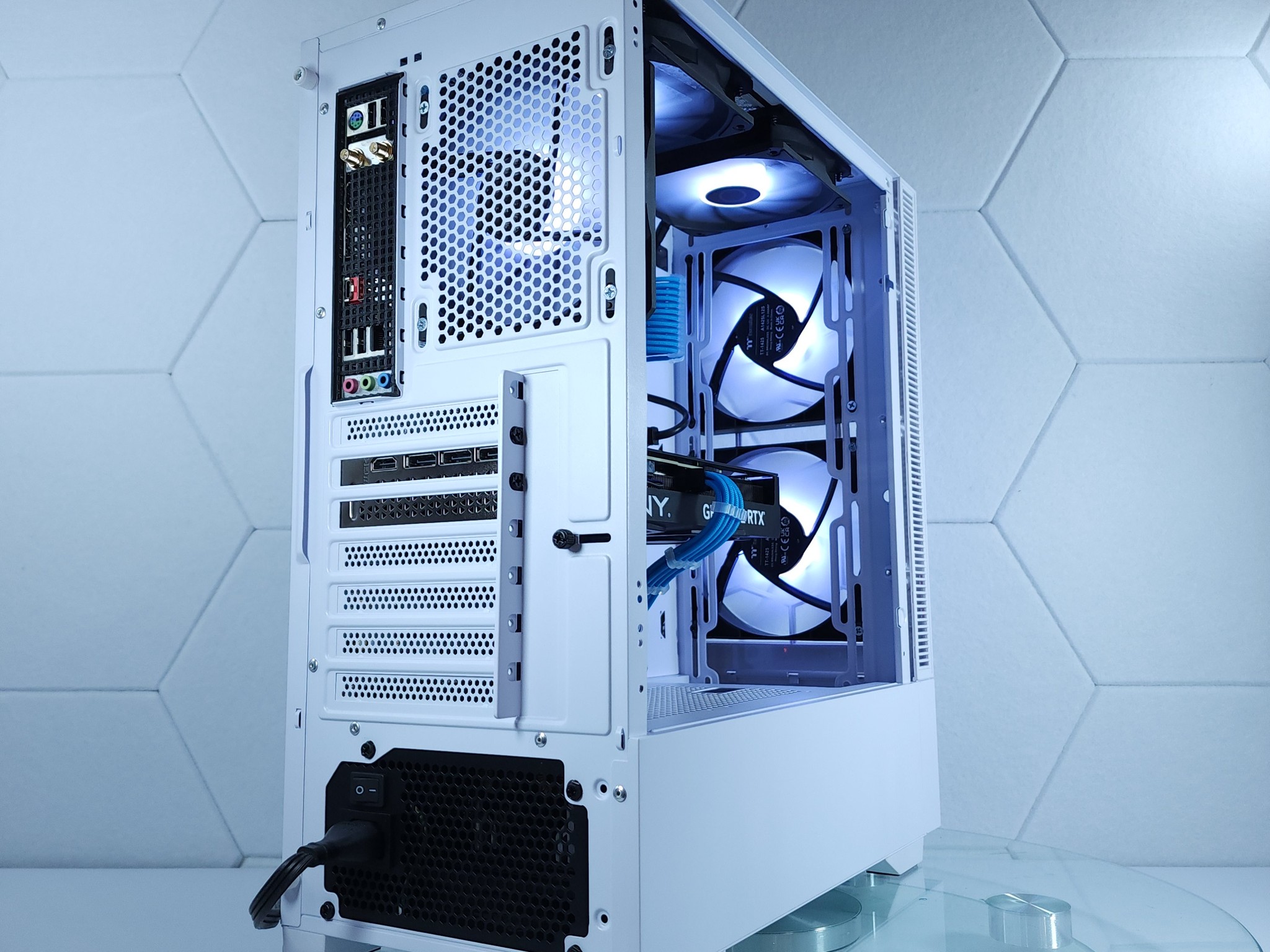 💙RTX 4070●Core i5 12400F●1440p Gaming Computer