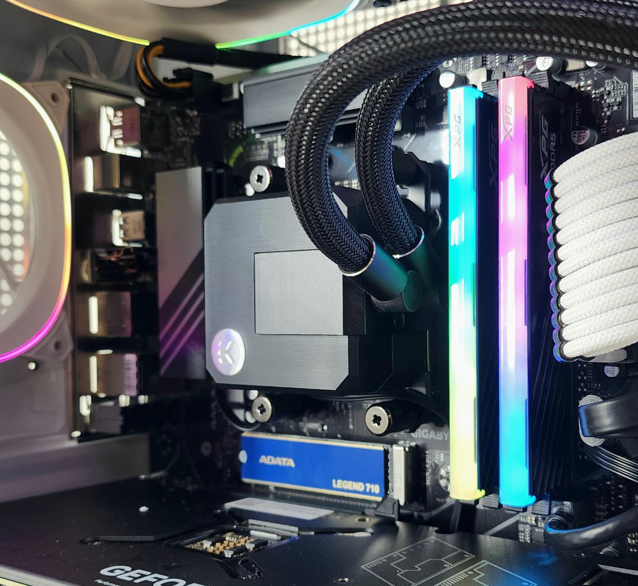 Gaming PC Ryzen 7 7800X3D 32GB RAM 1TB SSD RTX 4070 Ti 12GB Win11 PC