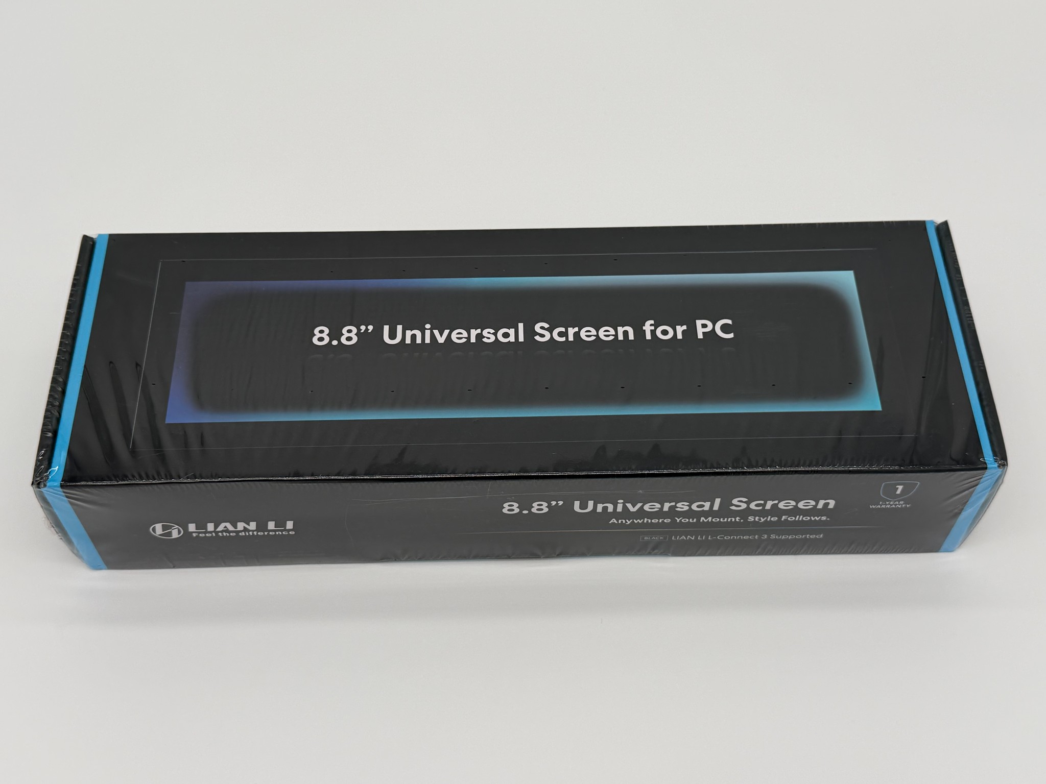 Lian Li 8.8” Universal Screen for PC – Black
