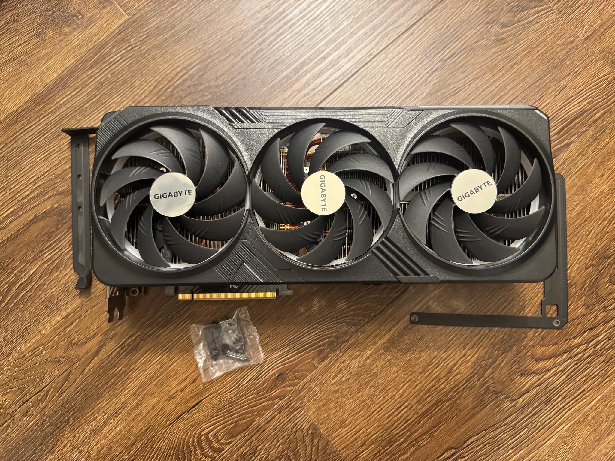 GIGABYTE RTX 4090 Gaming OC