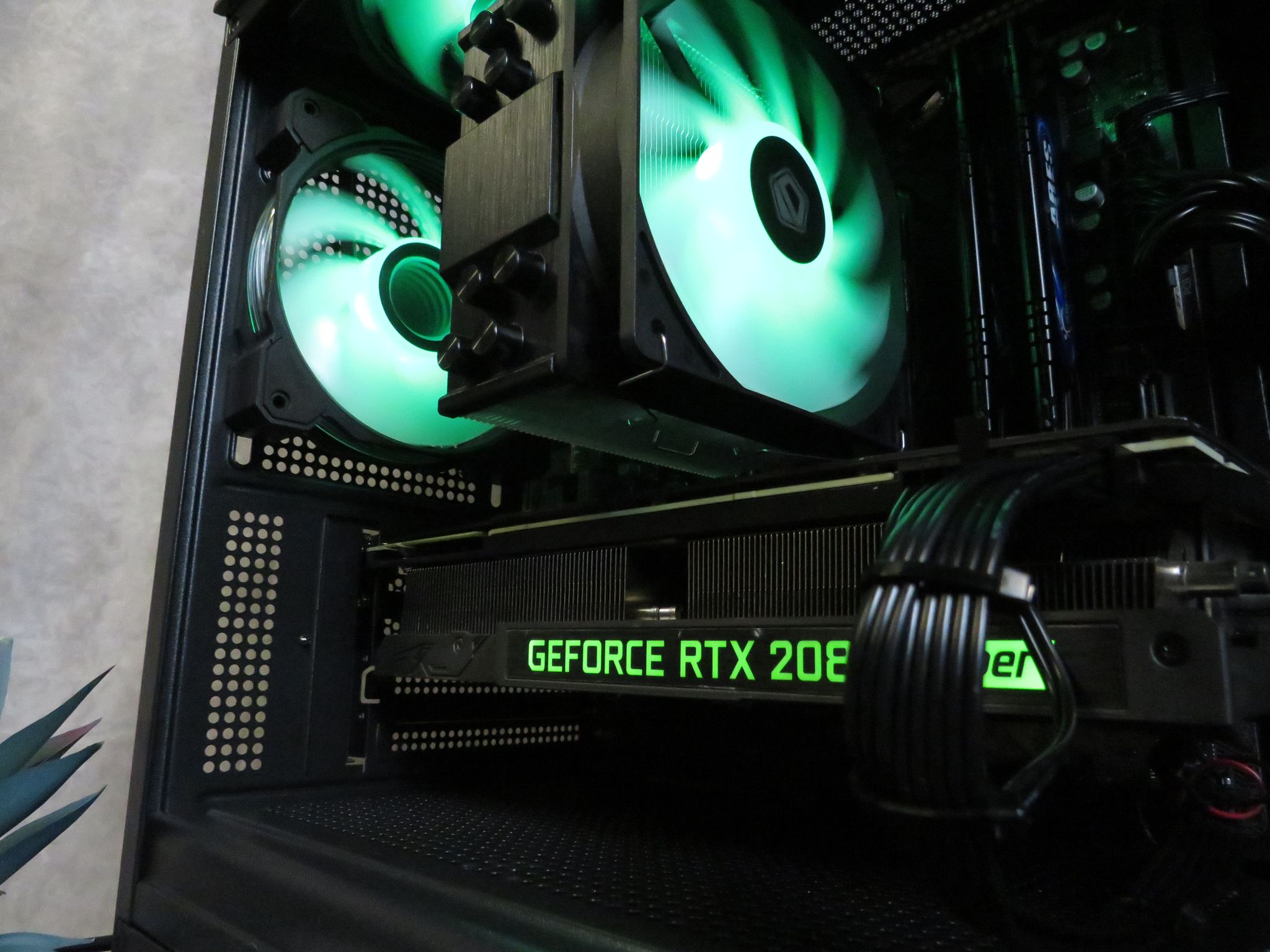 Amazing Mid-Range Gamer: Ryzen 5 3600 + RTX 2080 Super + 16 GB DDR4 + 1 TB SSD