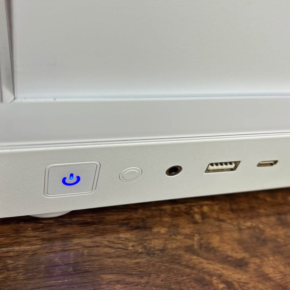 White Gaming PC (RTX 2070 Super 8GB + AMD Ryzen 5 5500 + 16GB DDR4 + SSD)