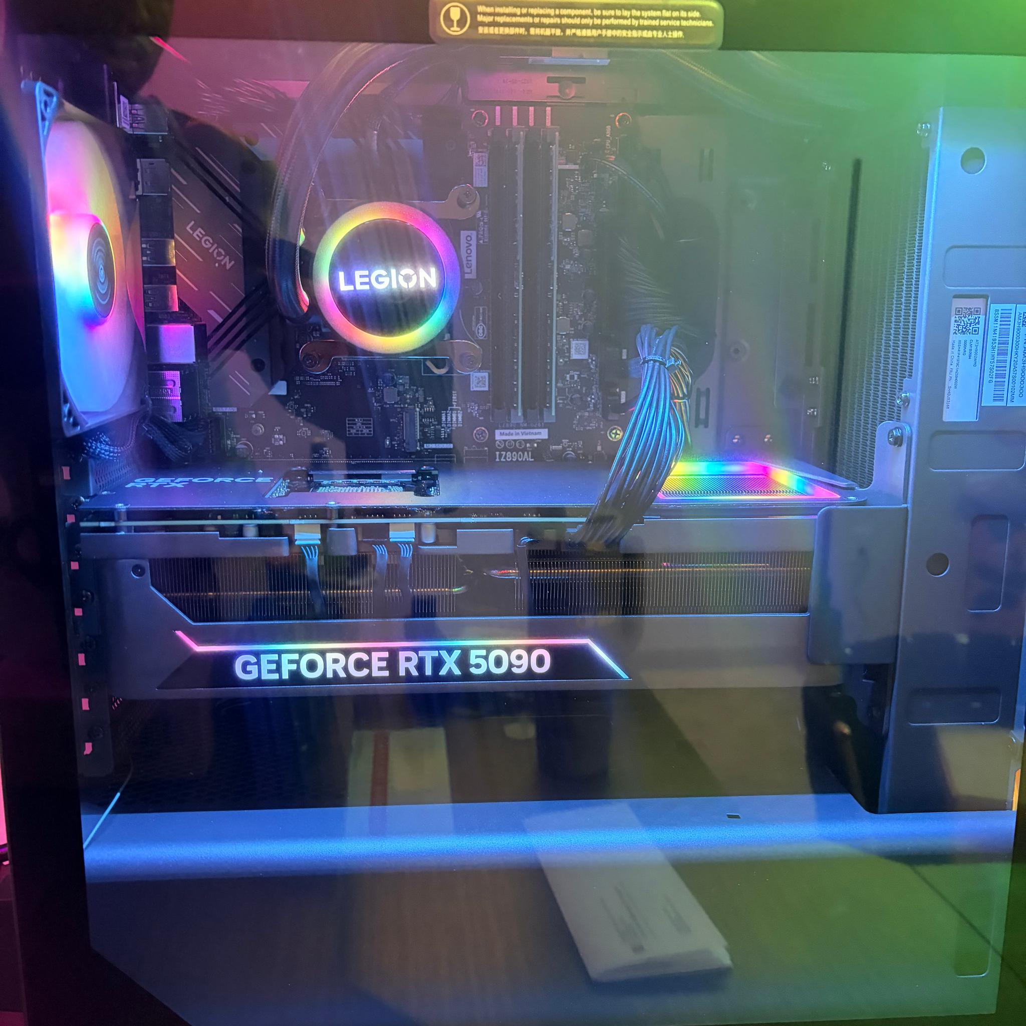 Lenovo Legion 7i Gen 10 RTX 5090 Gaming PC