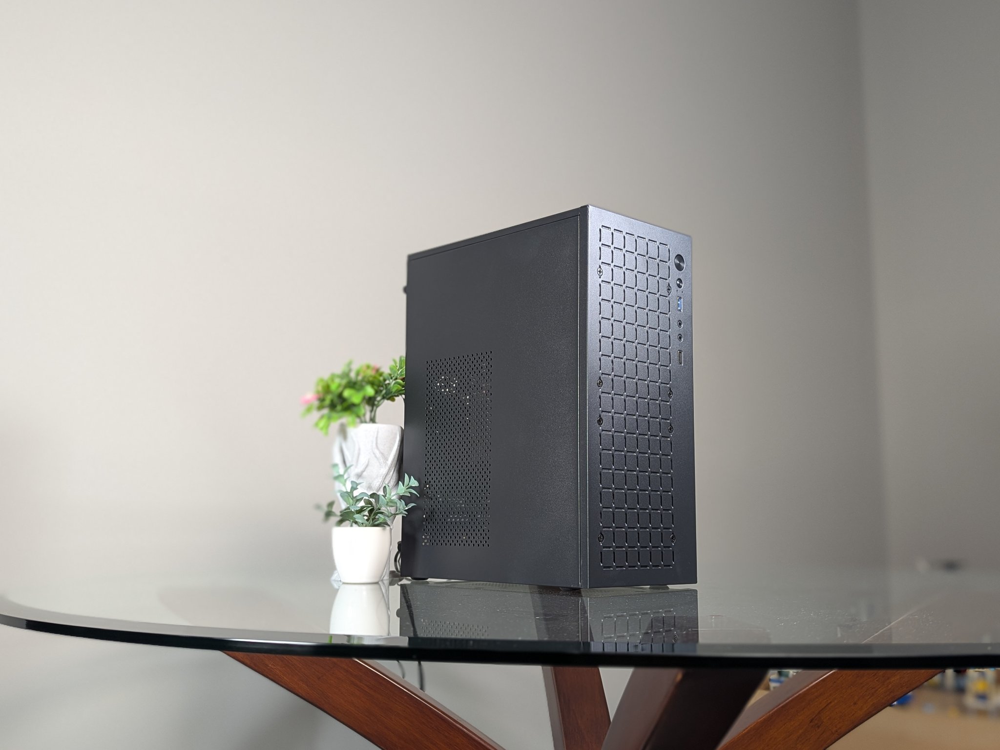 The "Black Box"  | Low-Key "Get Into PC Gaming" | Nvidia RTX 2060 GPU | Intel 6-core/12-thread CPU